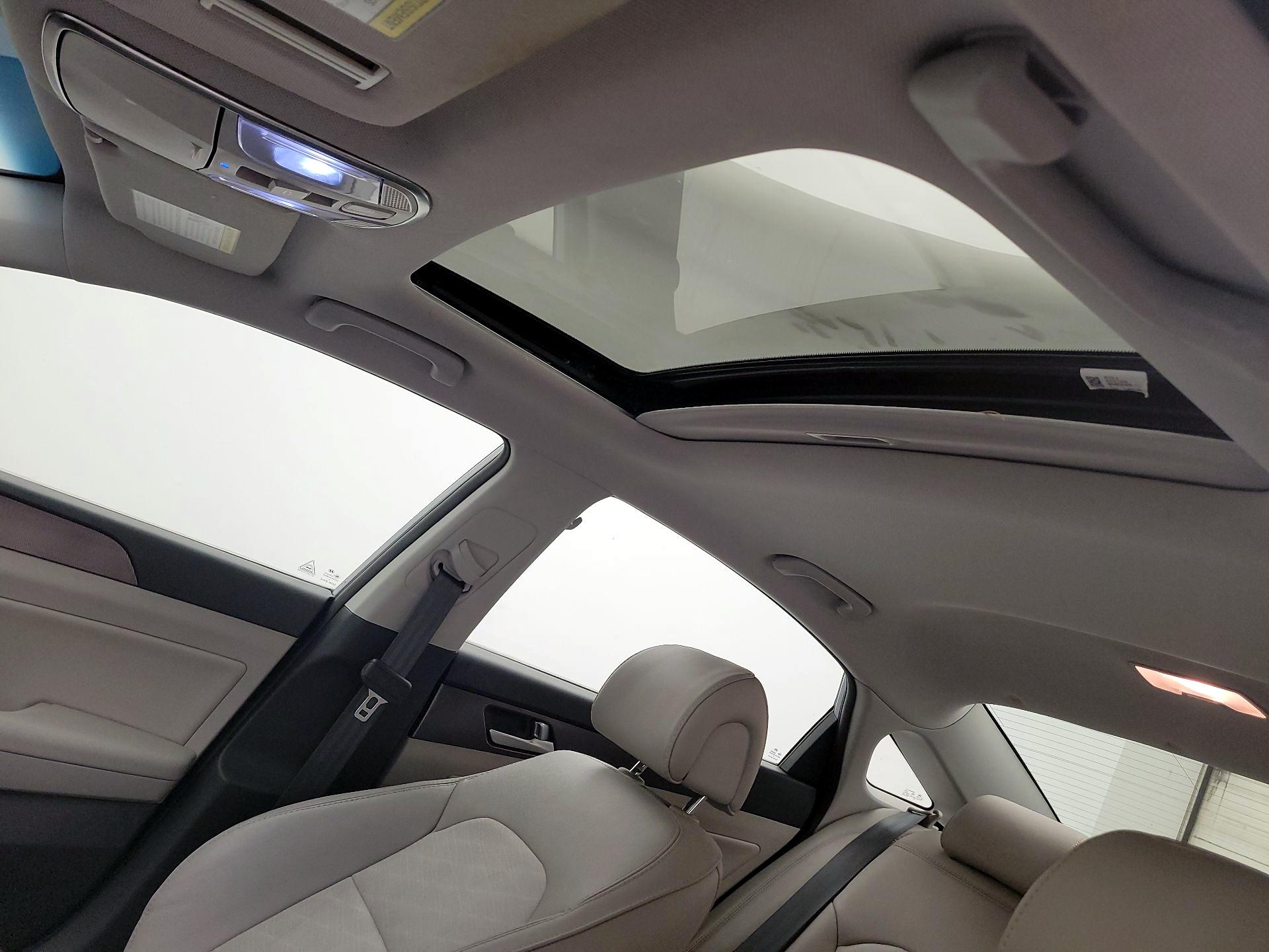 Thumbnail: 2016 Hyundai Sonata - 19