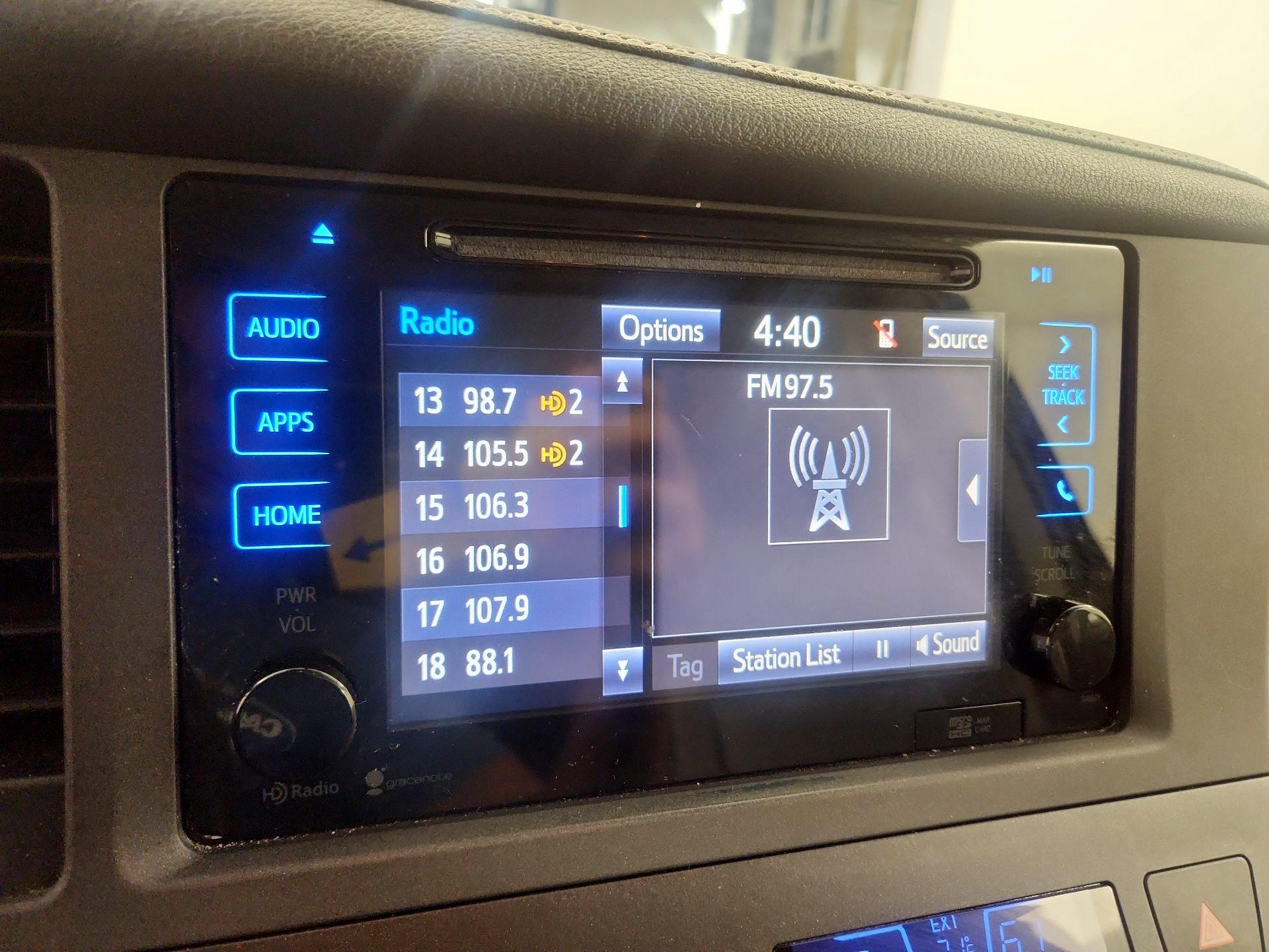 Thumbnail: 2015 Toyota Sienna - 16