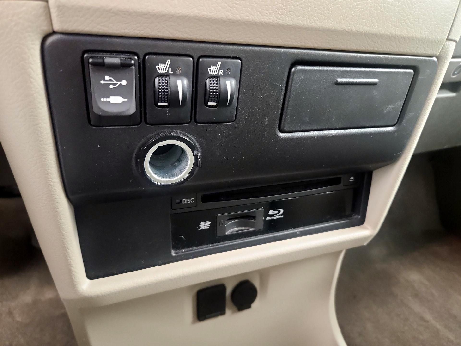 Thumbnail: 2015 Toyota Sienna - 19