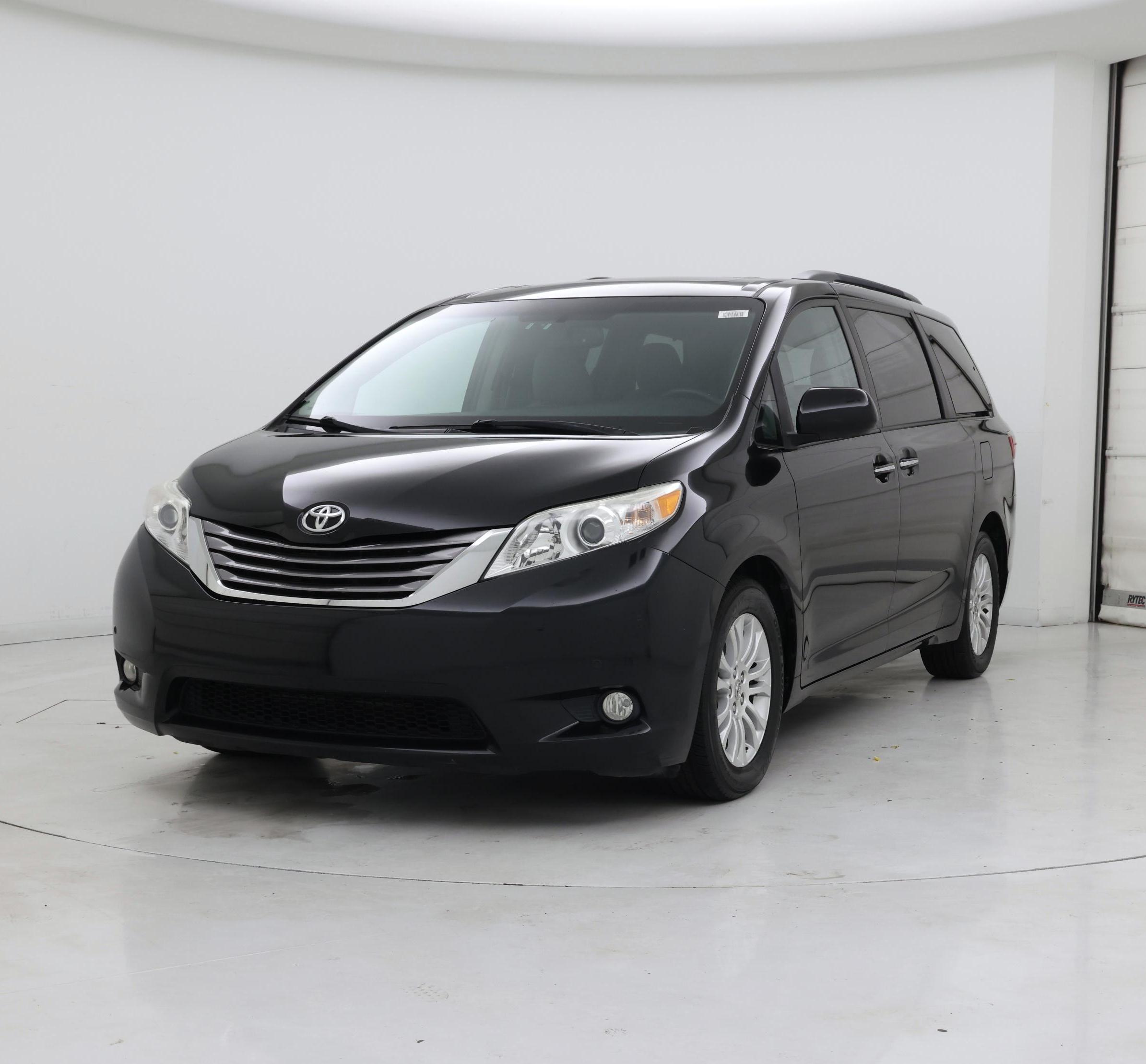 Thumbnail: 2015 Toyota Sienna - 4