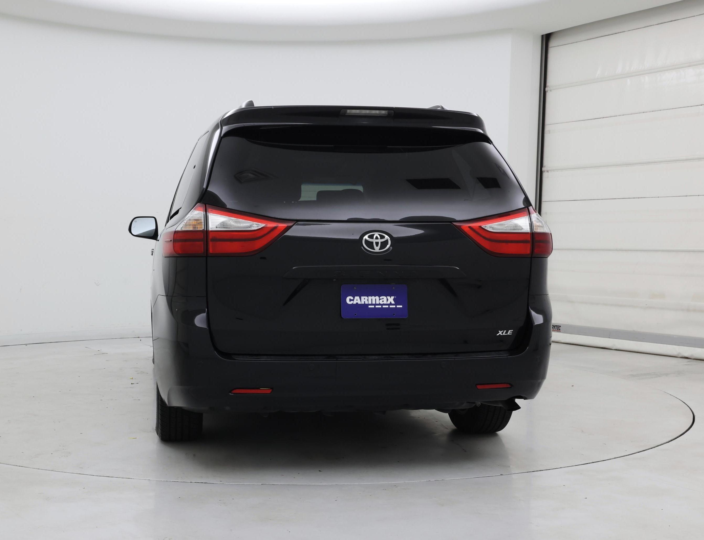 Thumbnail: 2015 Toyota Sienna - 6