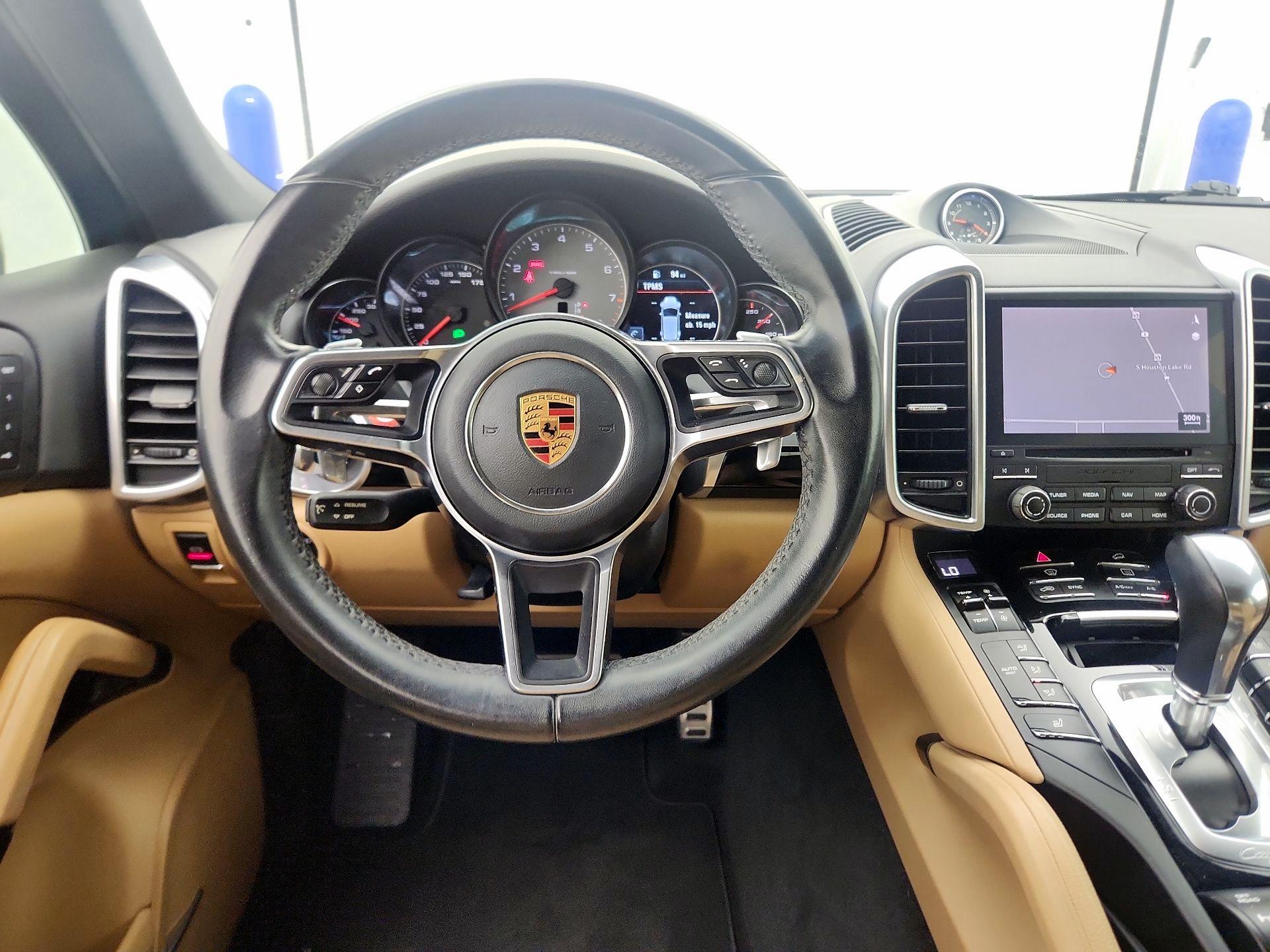 Thumbnail: 2017 Porsche Cayenne - 10