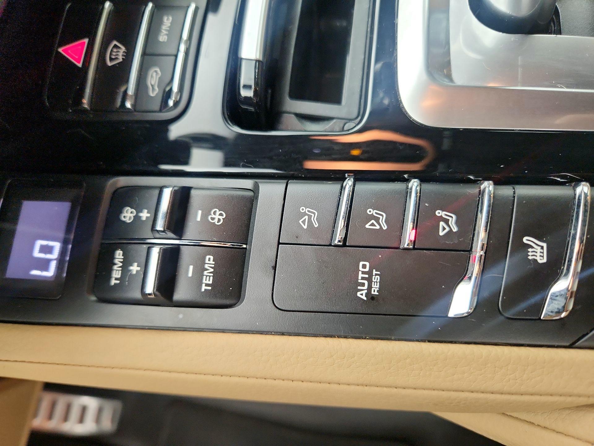 Thumbnail: 2017 Porsche Cayenne - 17