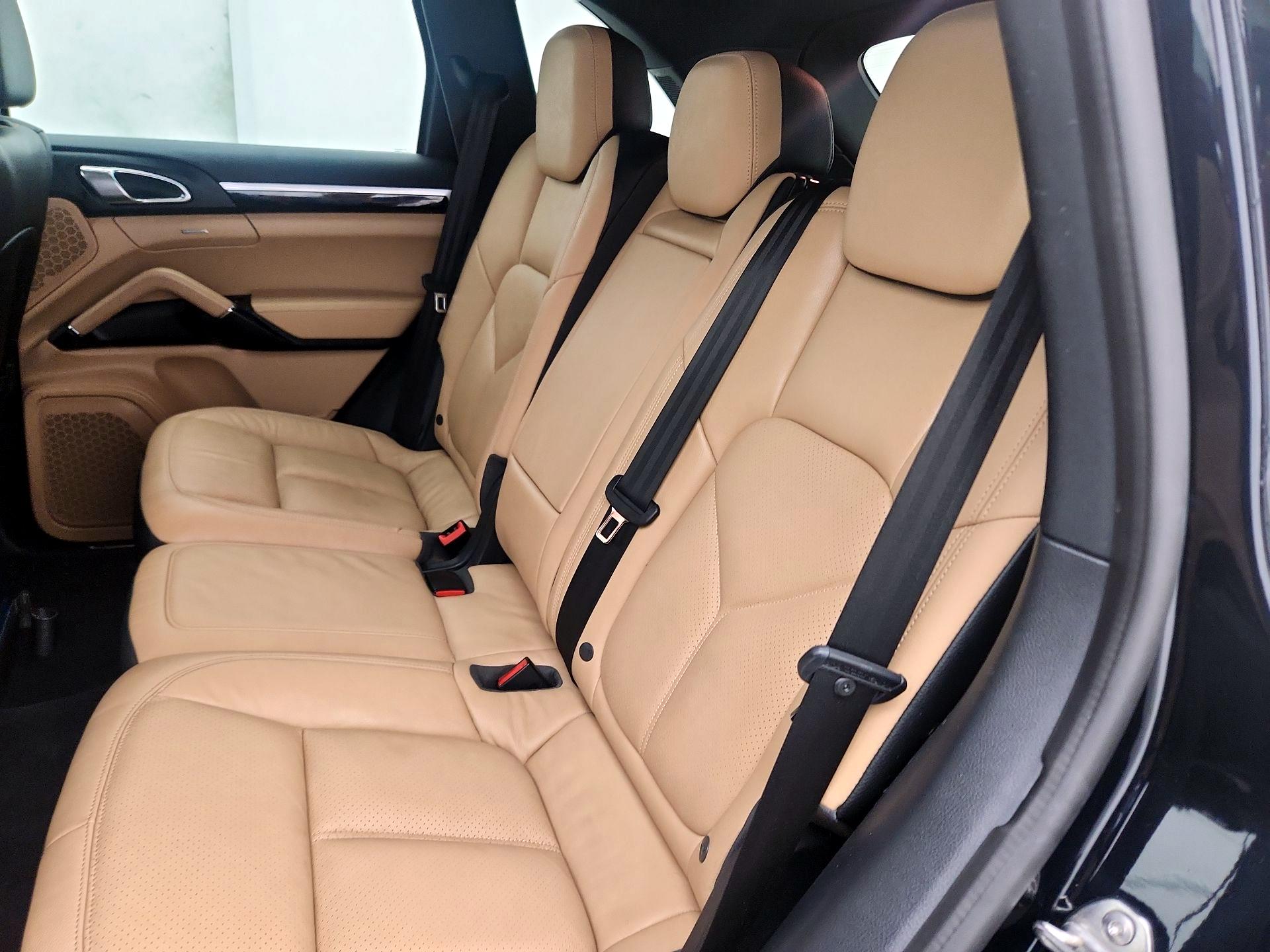 Thumbnail: 2017 Porsche Cayenne - 20