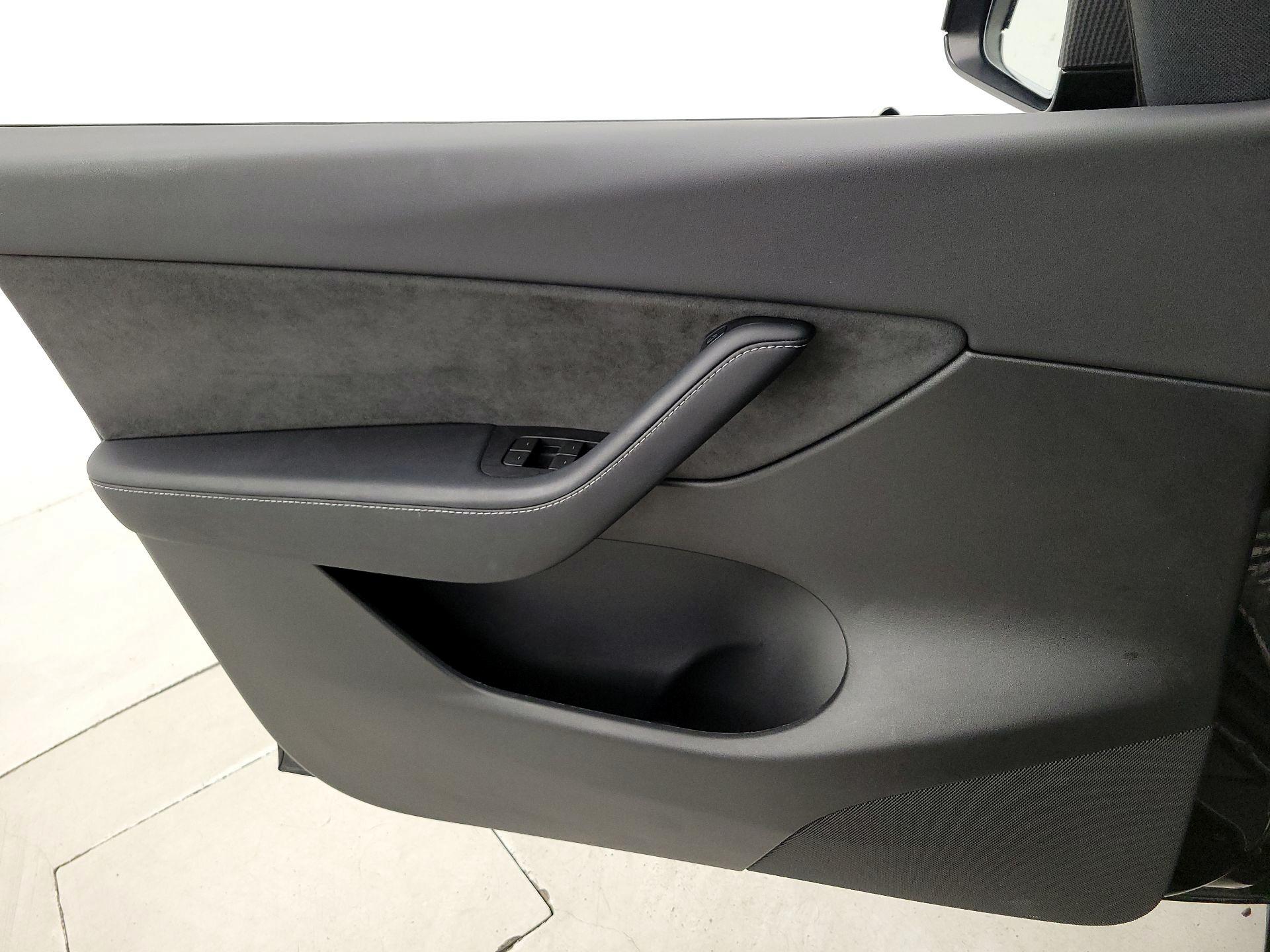 Thumbnail: 2022 Tesla Model Y - 12