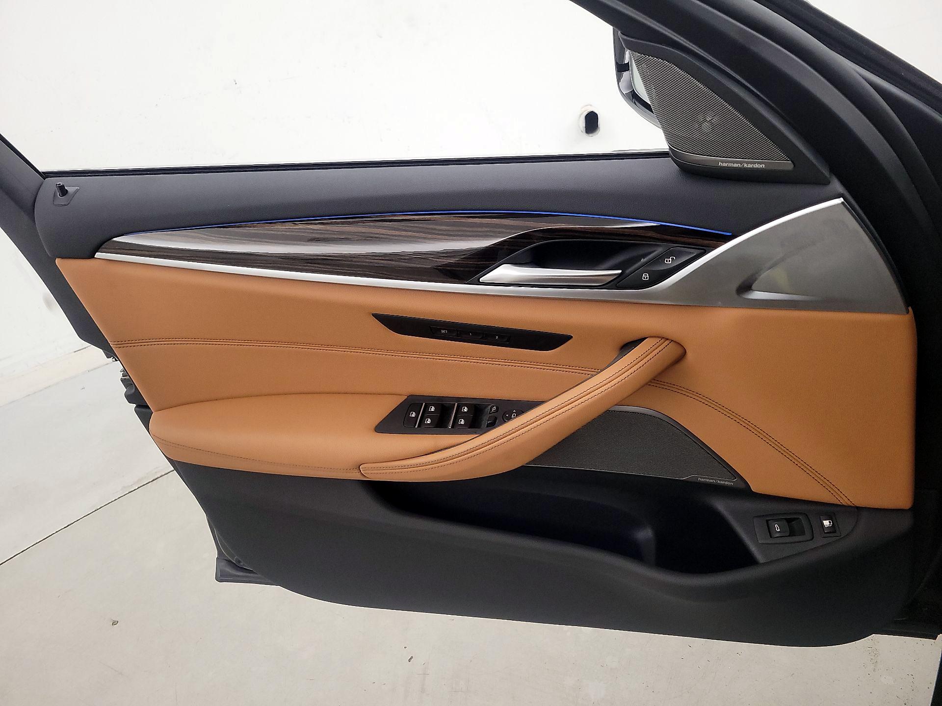 Thumbnail: 2022 BMW 5 Series - 12