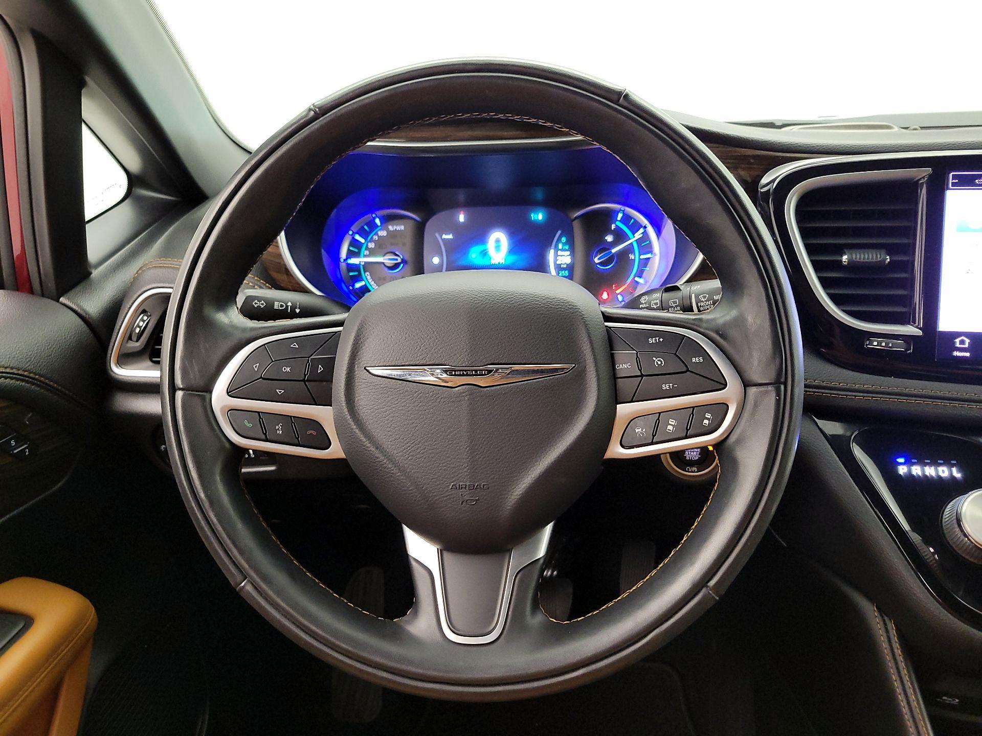 Thumbnail: 2022 Chrysler Pacifica - 10