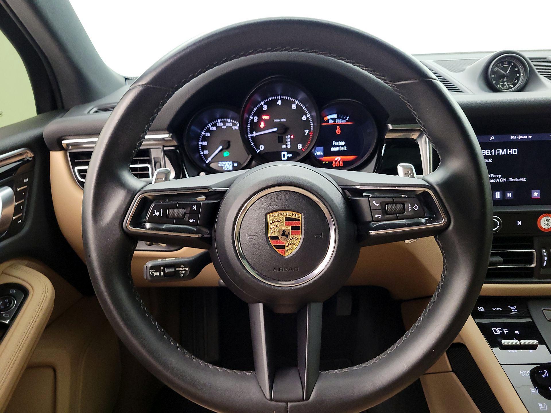 Thumbnail: 2023 Porsche Macan - 10