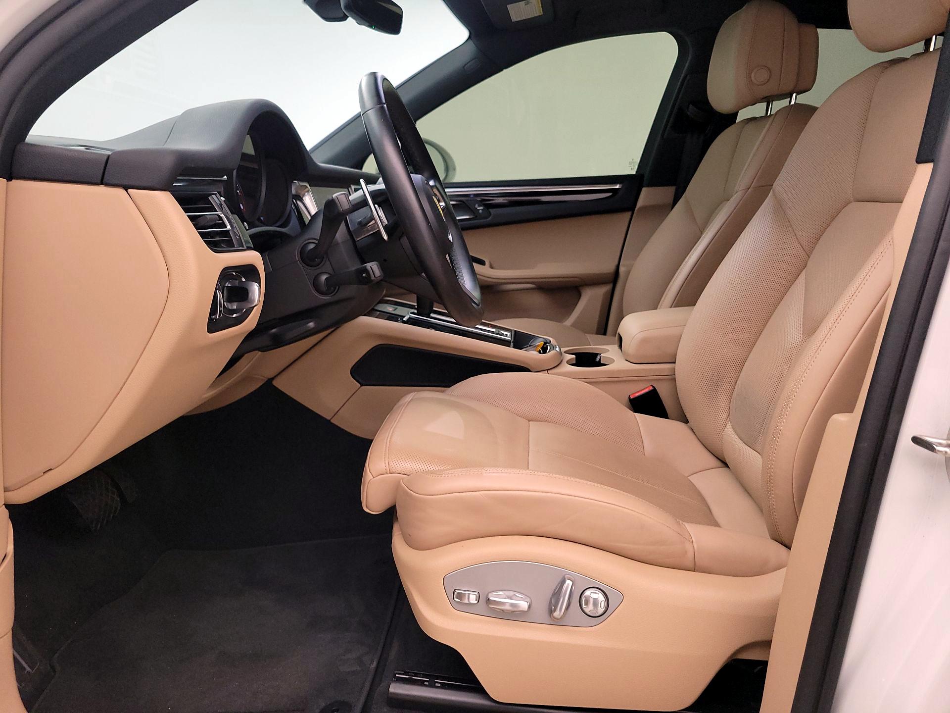 Thumbnail: 2023 Porsche Macan - 11