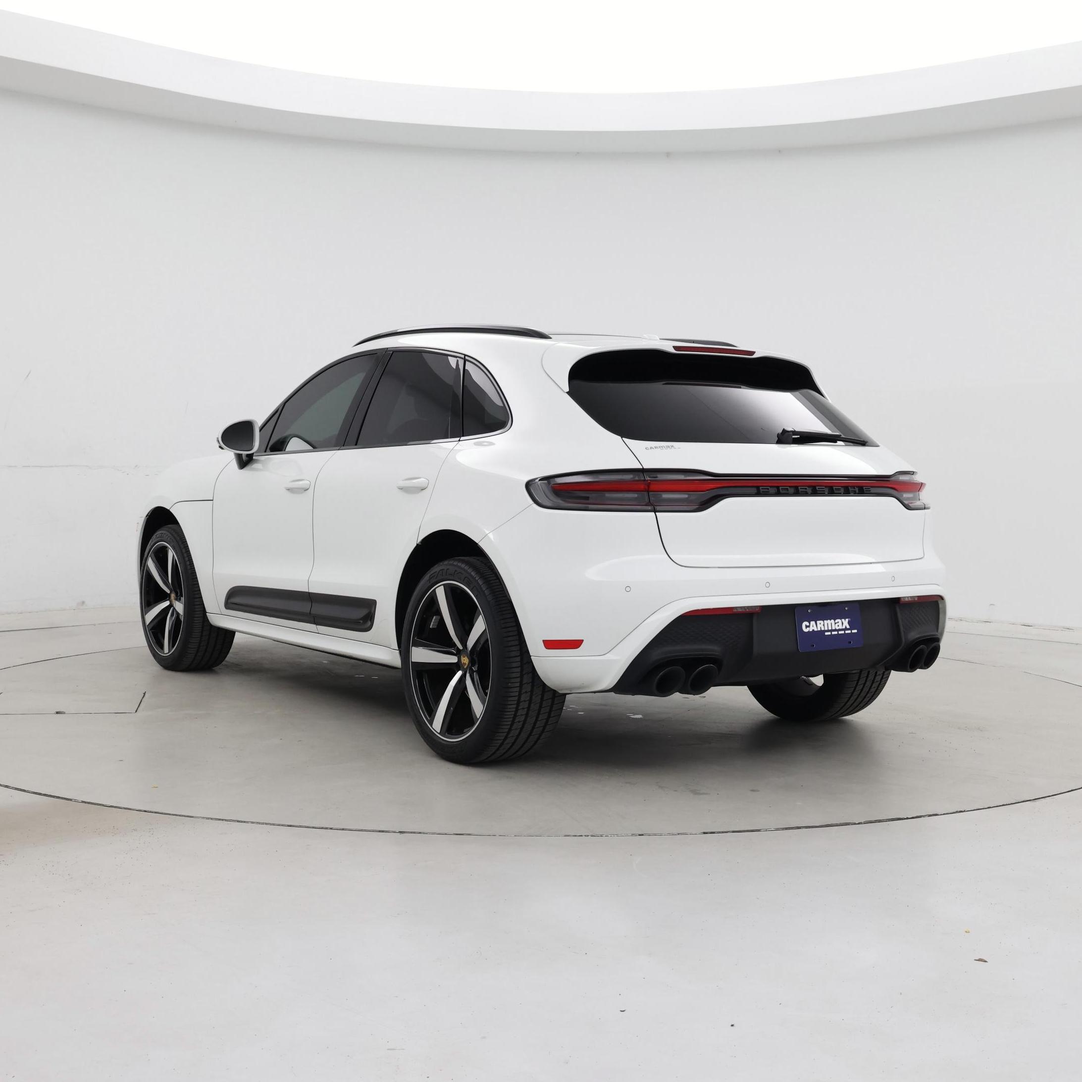 Thumbnail: 2023 Porsche Macan - 2