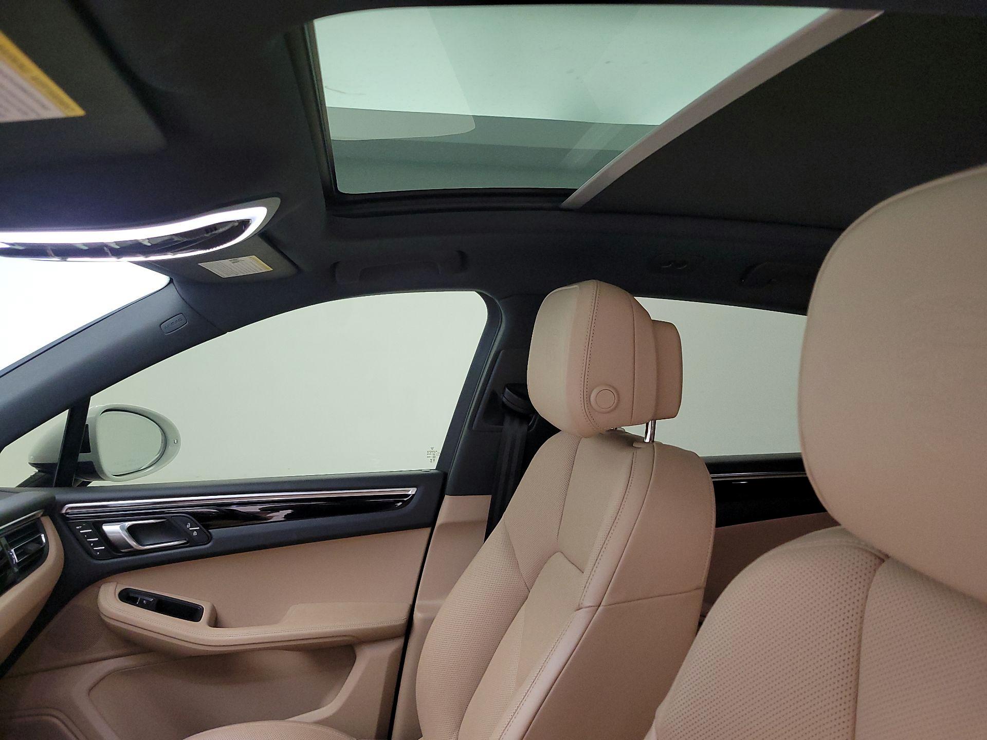 Thumbnail: 2023 Porsche Macan - 19