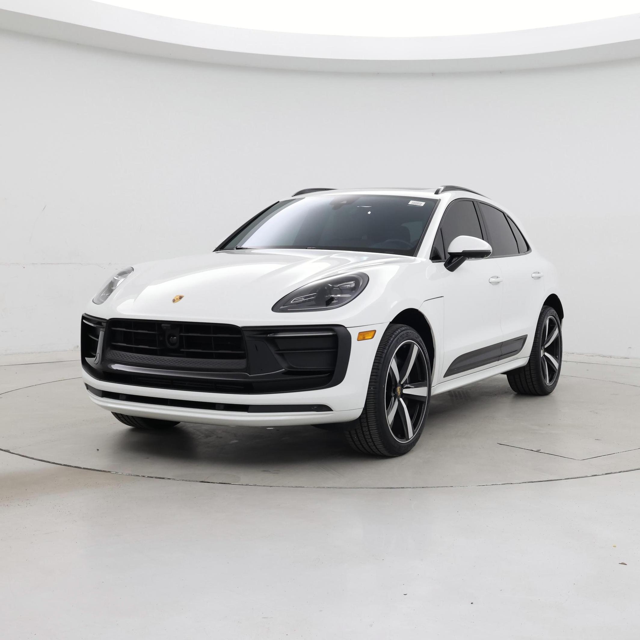 Thumbnail: 2023 Porsche Macan - 4