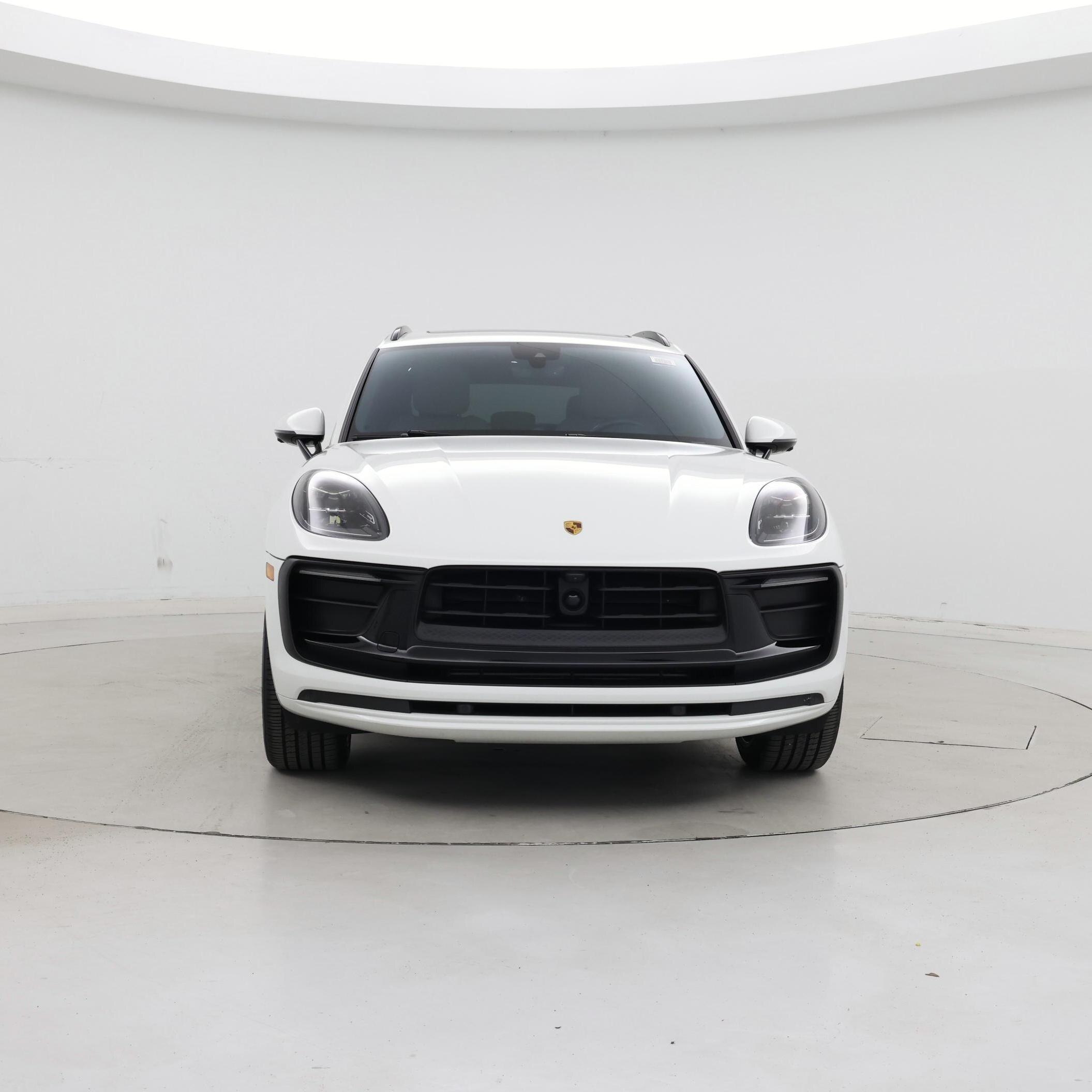 Thumbnail: 2023 Porsche Macan - 5