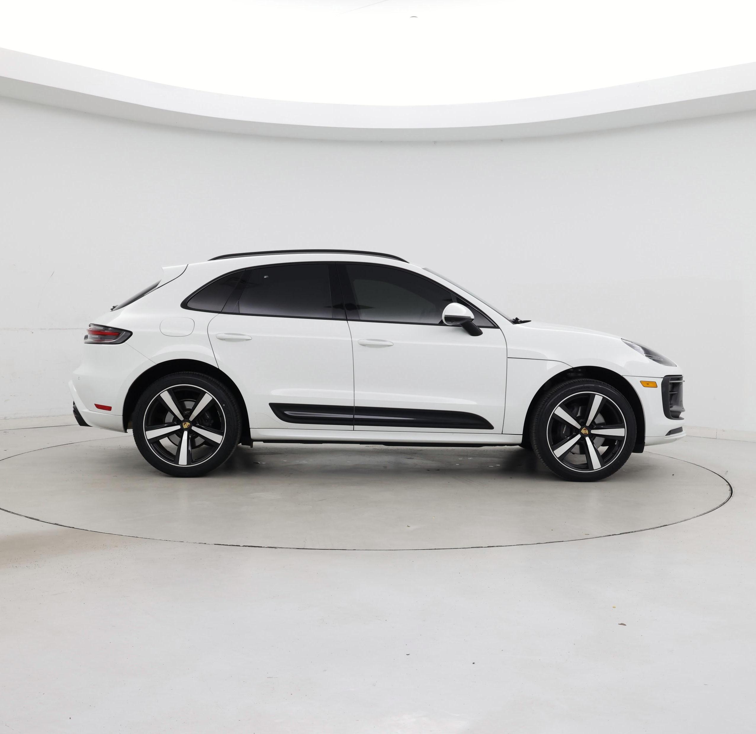 Thumbnail: 2023 Porsche Macan - 7