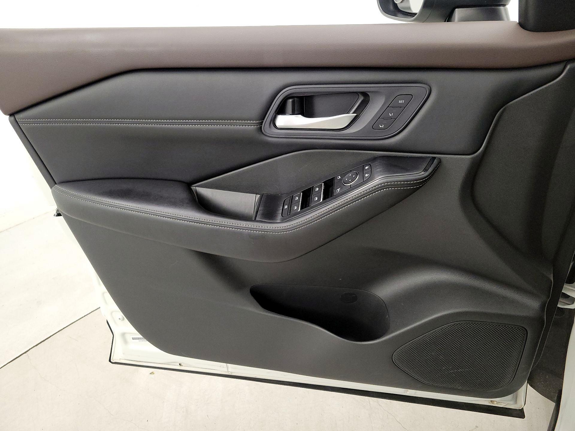 Thumbnail: 2023 Nissan Rogue - 12