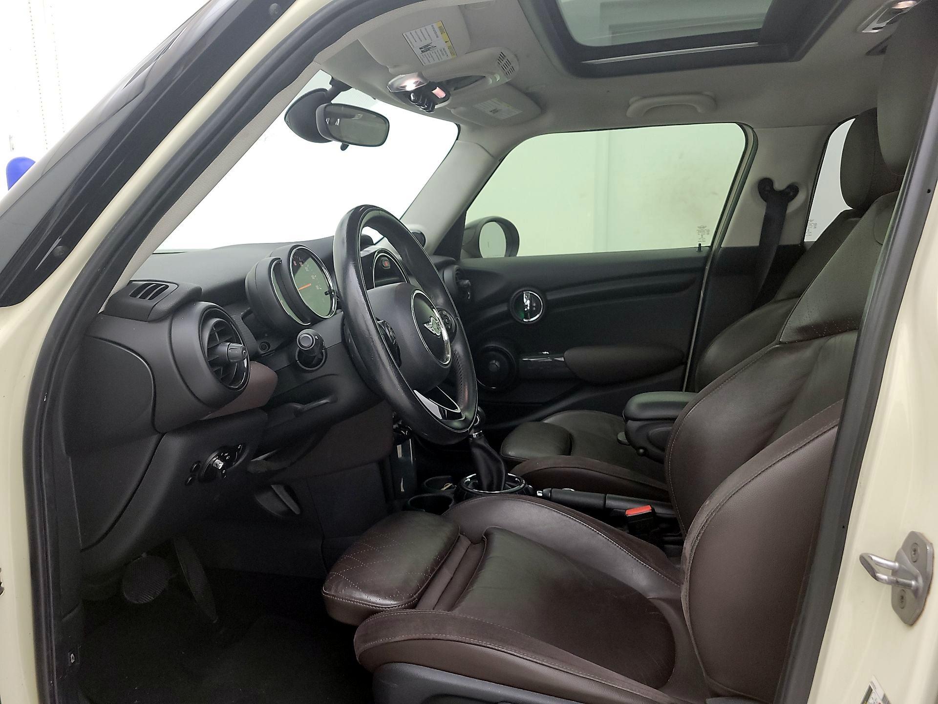 Thumbnail: 2015 MINI Cooper Hardtop - 11