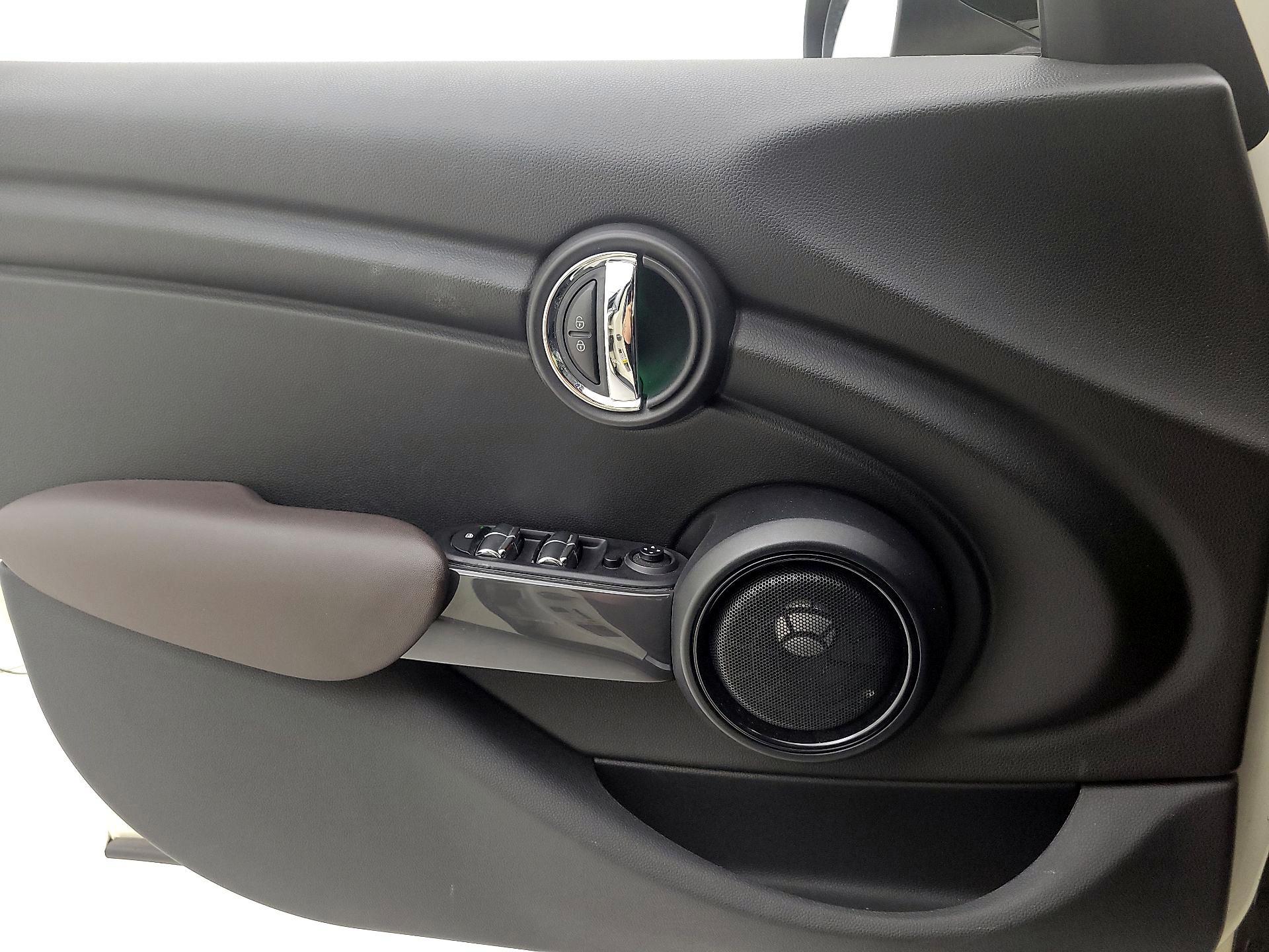 Thumbnail: 2015 MINI Cooper Hardtop - 12