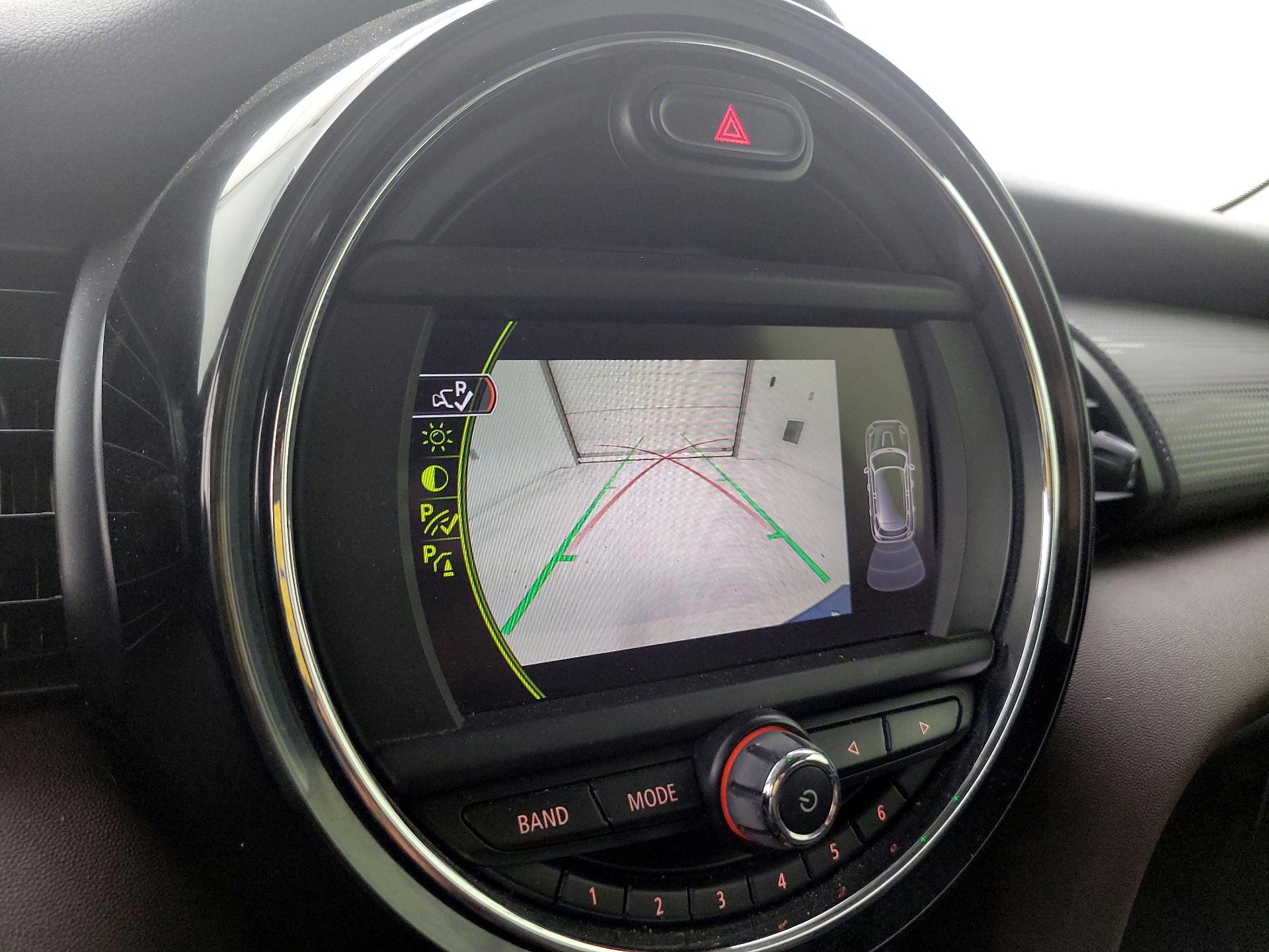 Thumbnail: 2015 MINI Cooper Hardtop - 14