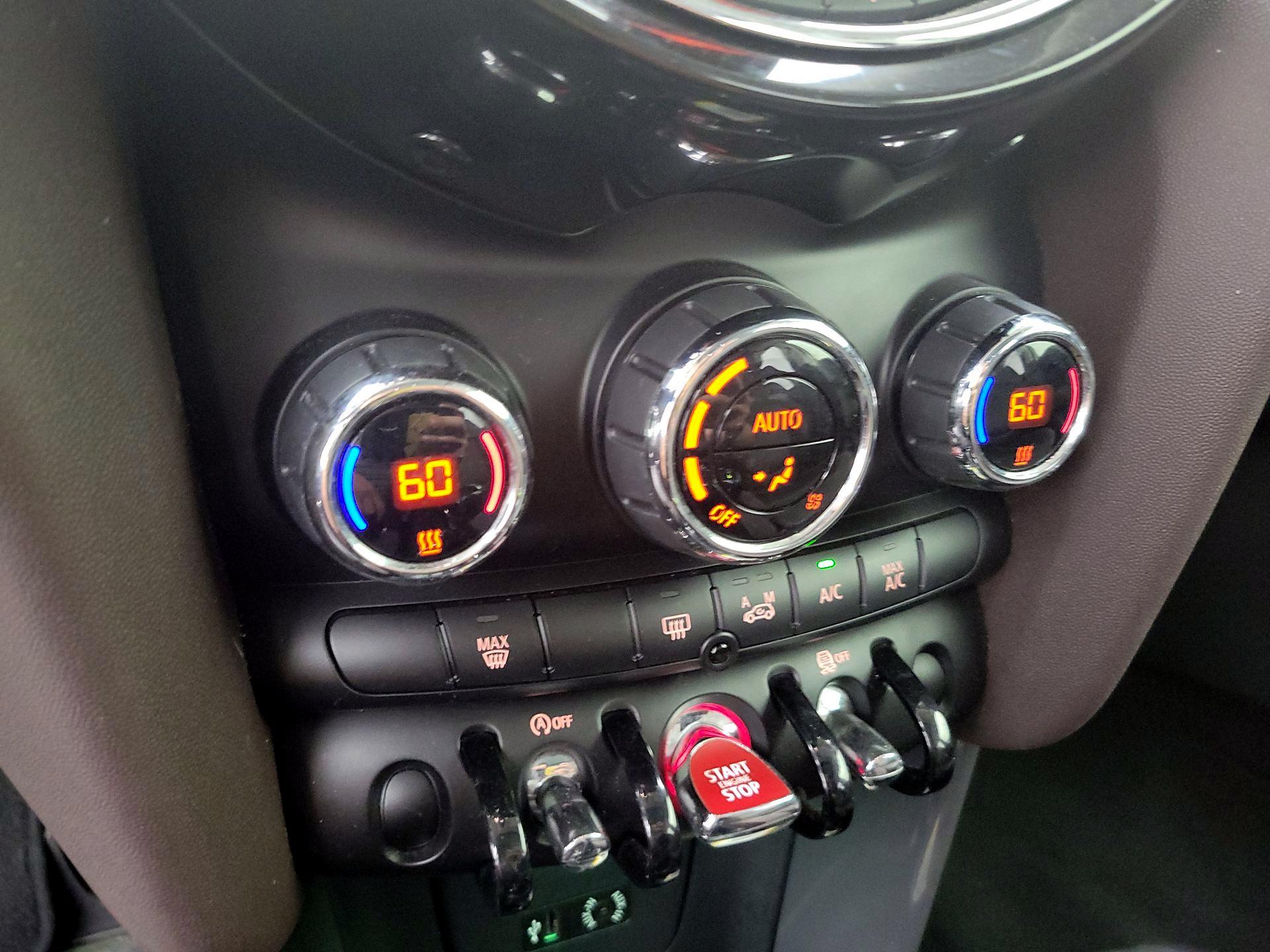 Thumbnail: 2015 MINI Cooper Hardtop - 16