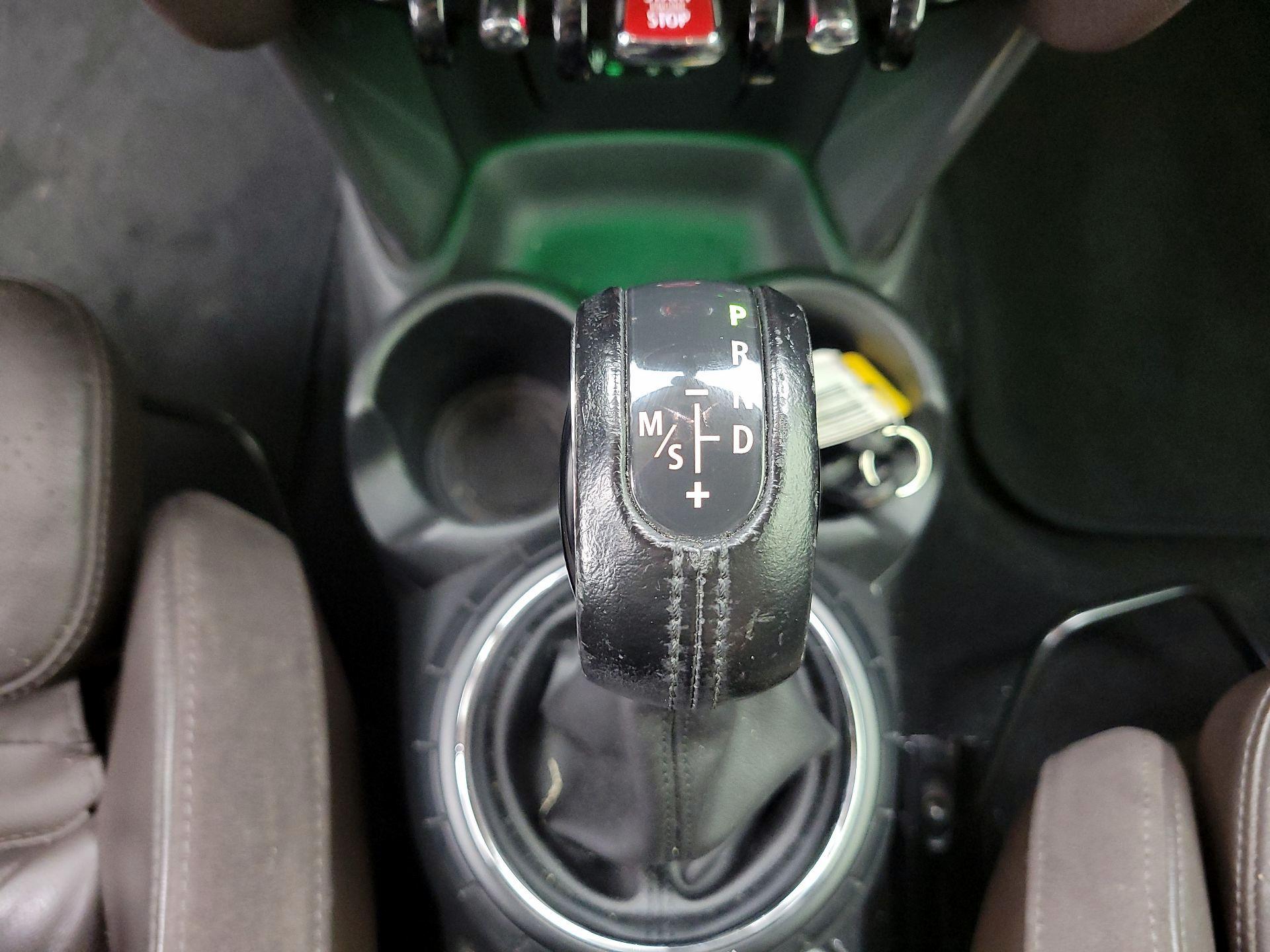 Thumbnail: 2015 MINI Cooper Hardtop - 17