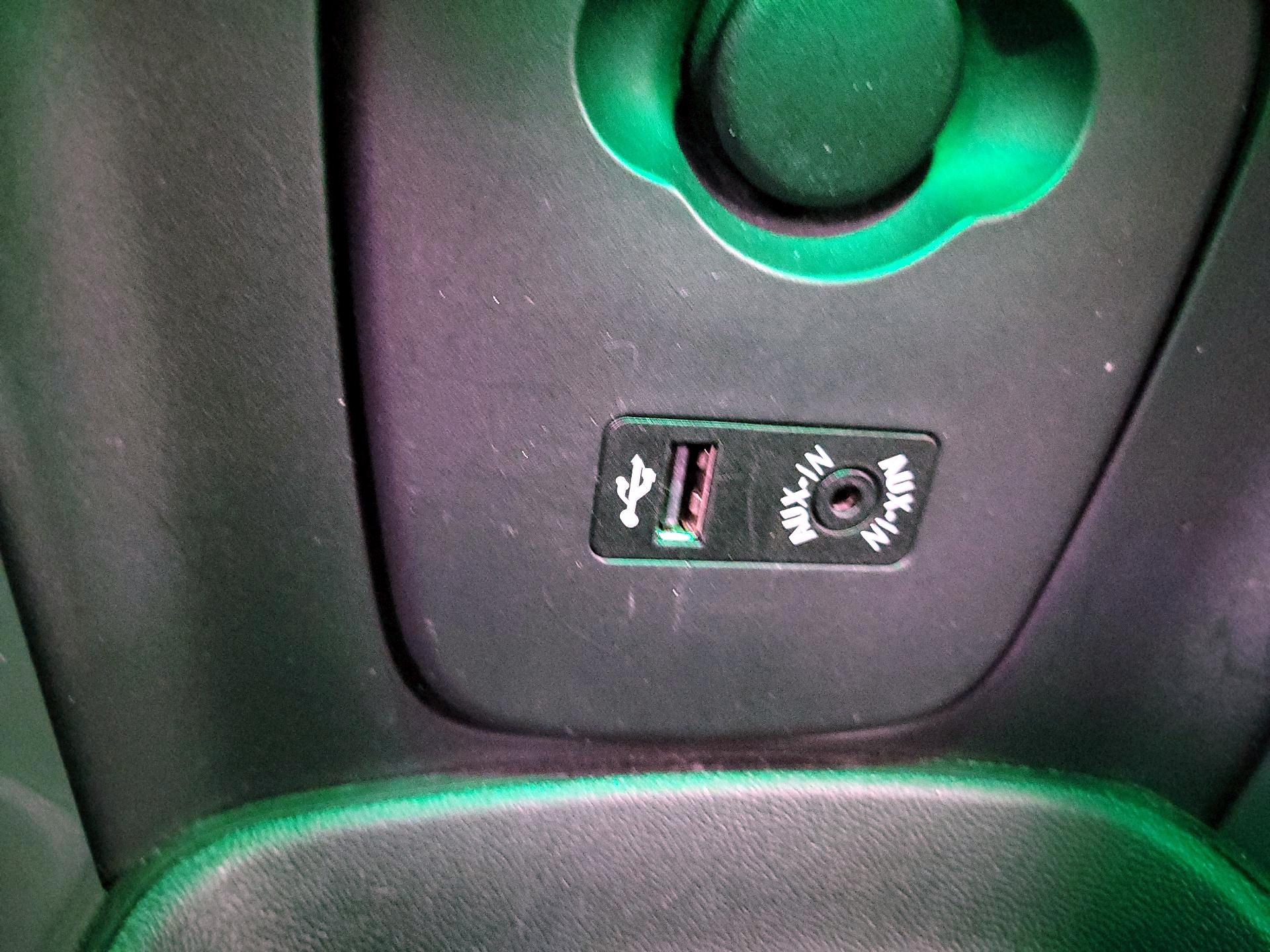 Thumbnail: 2015 MINI Cooper Hardtop - 18