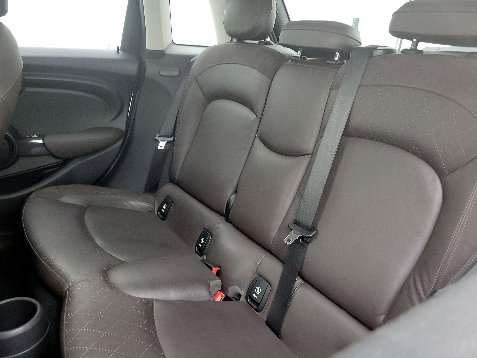 Thumbnail: 2015 MINI Cooper Hardtop - 20