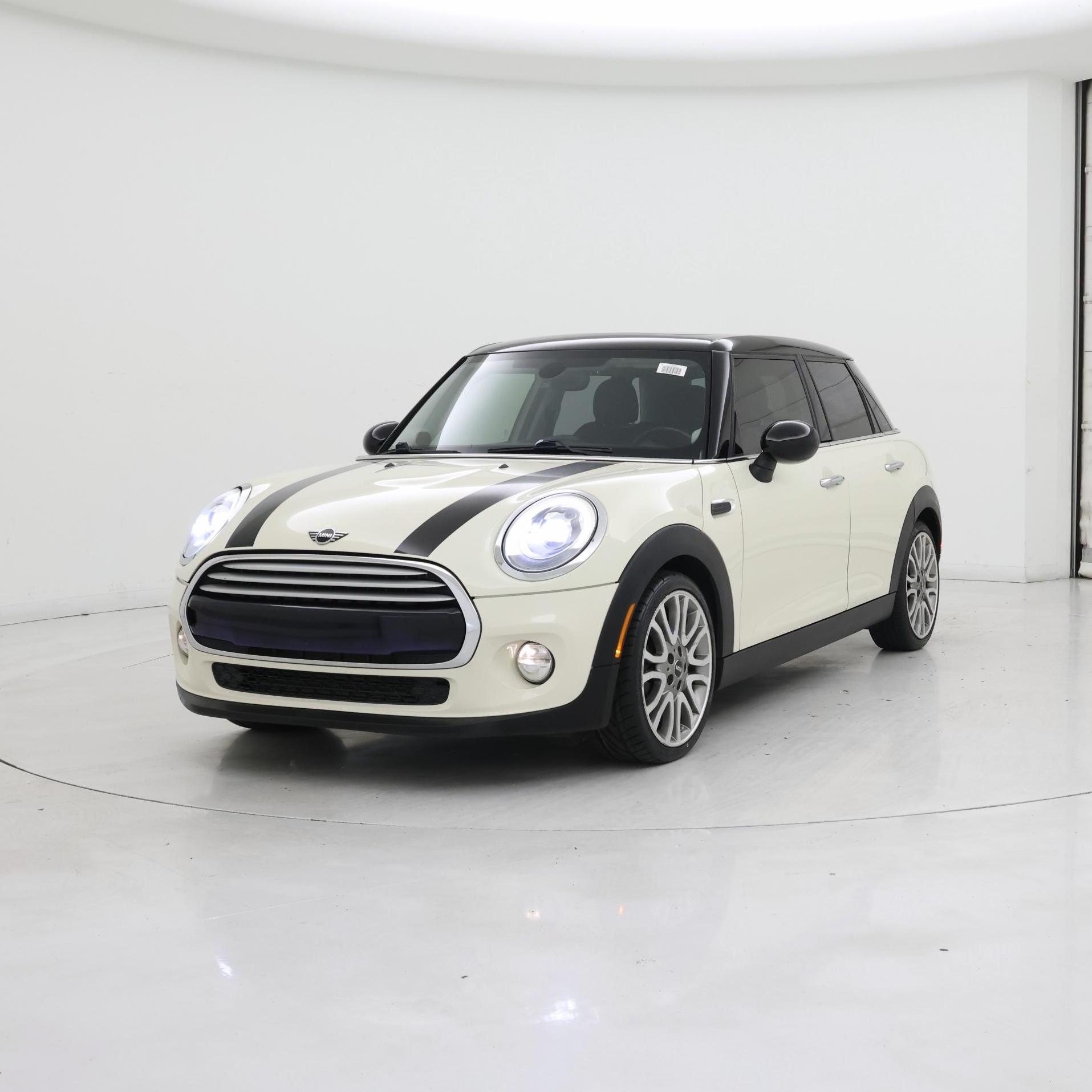 Thumbnail: 2015 MINI Cooper Hardtop - 4