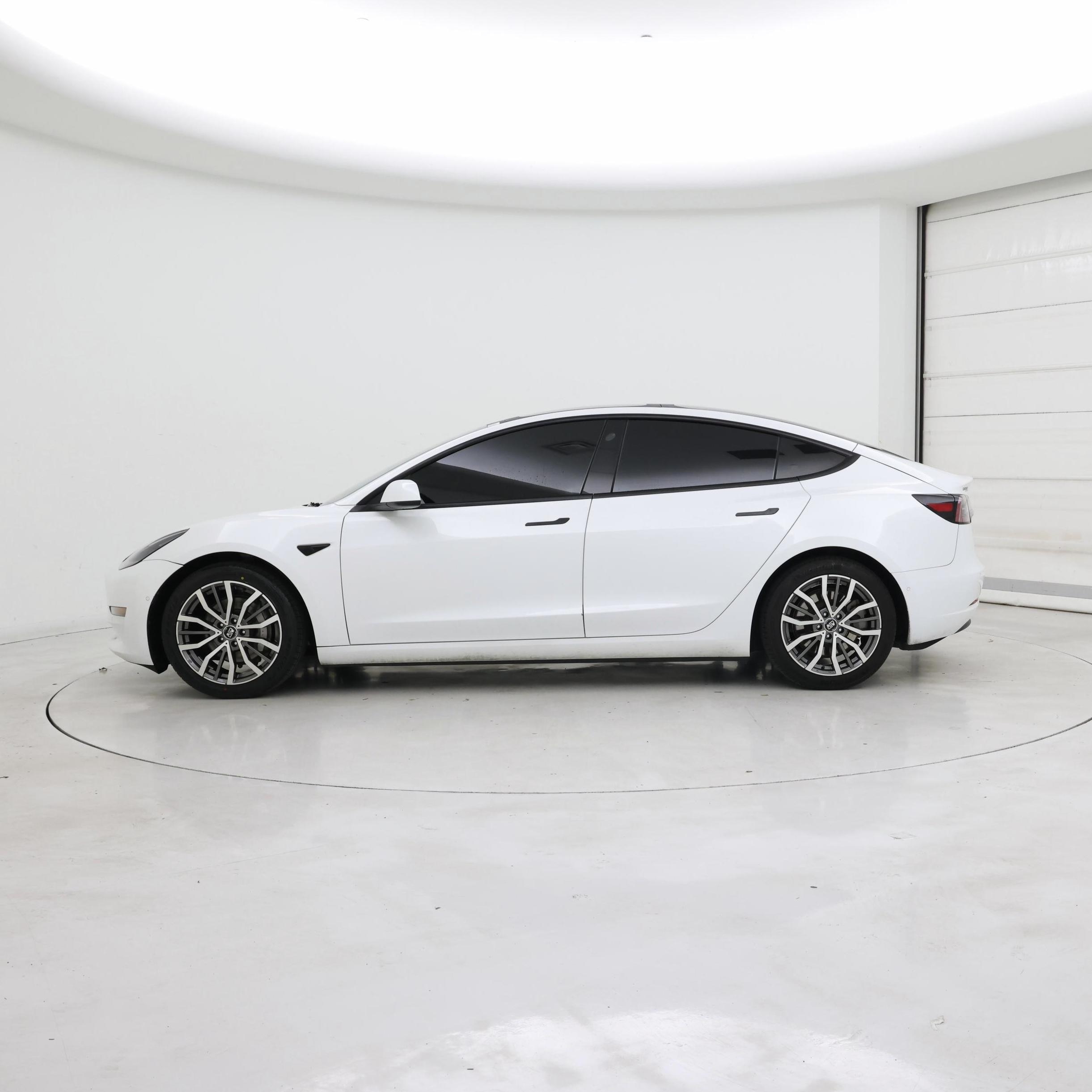 Thumbnail: 2021 Tesla Model 3 - 3