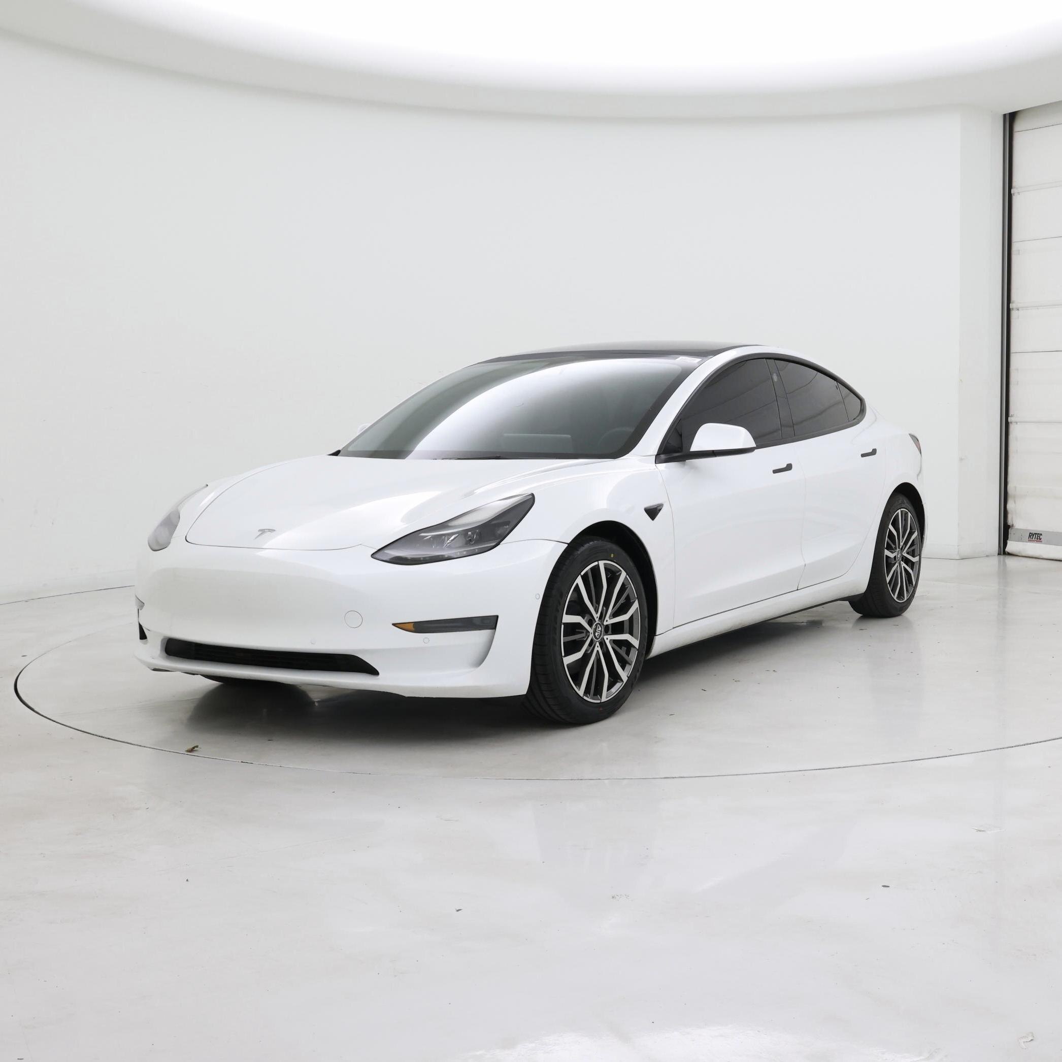 Thumbnail: 2021 Tesla Model 3 - 4