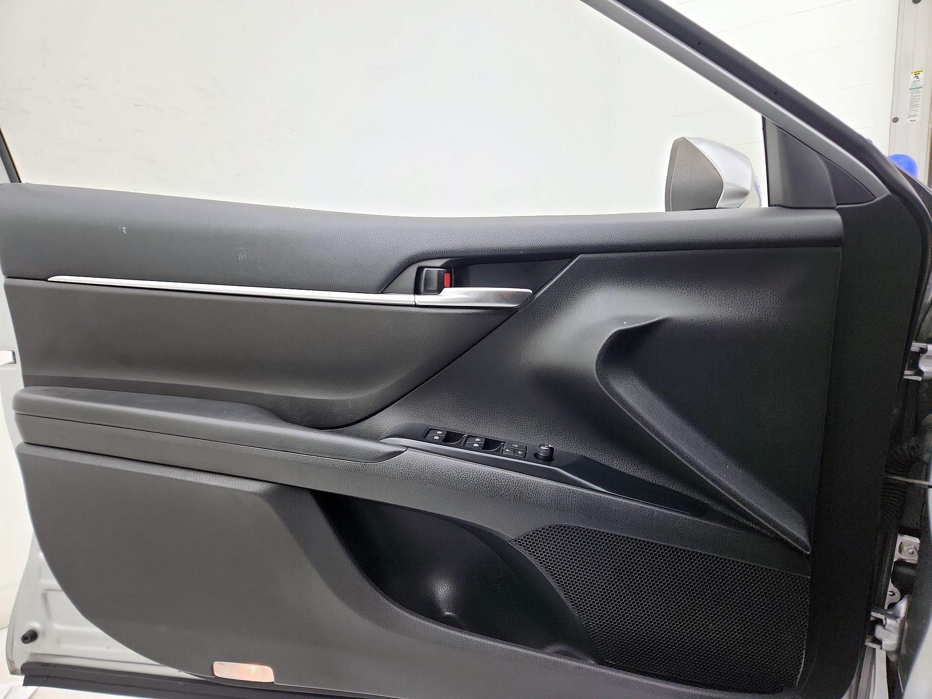 Thumbnail: 2019 Toyota Camry - 12