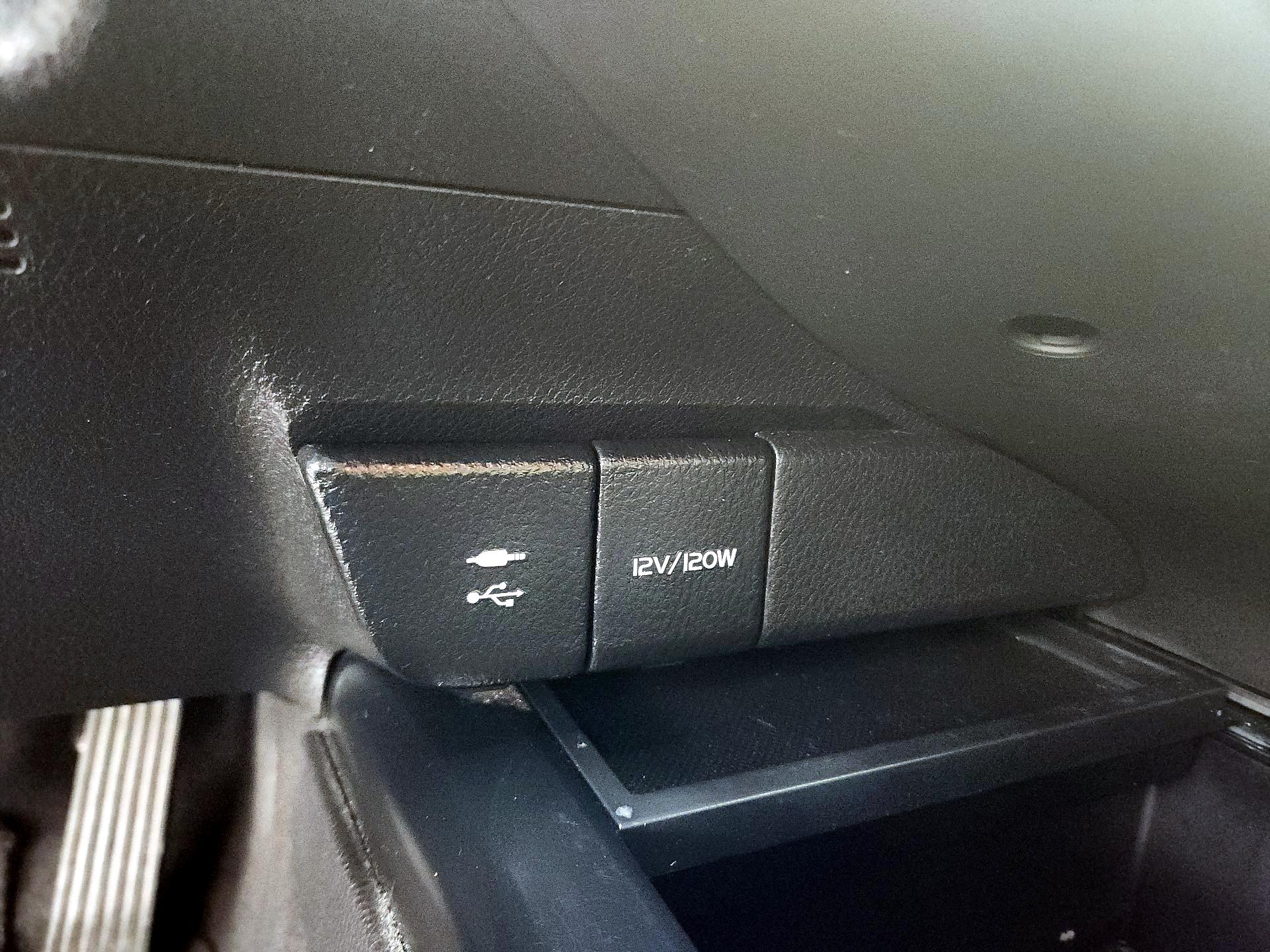 Thumbnail: 2019 Toyota Camry - 18