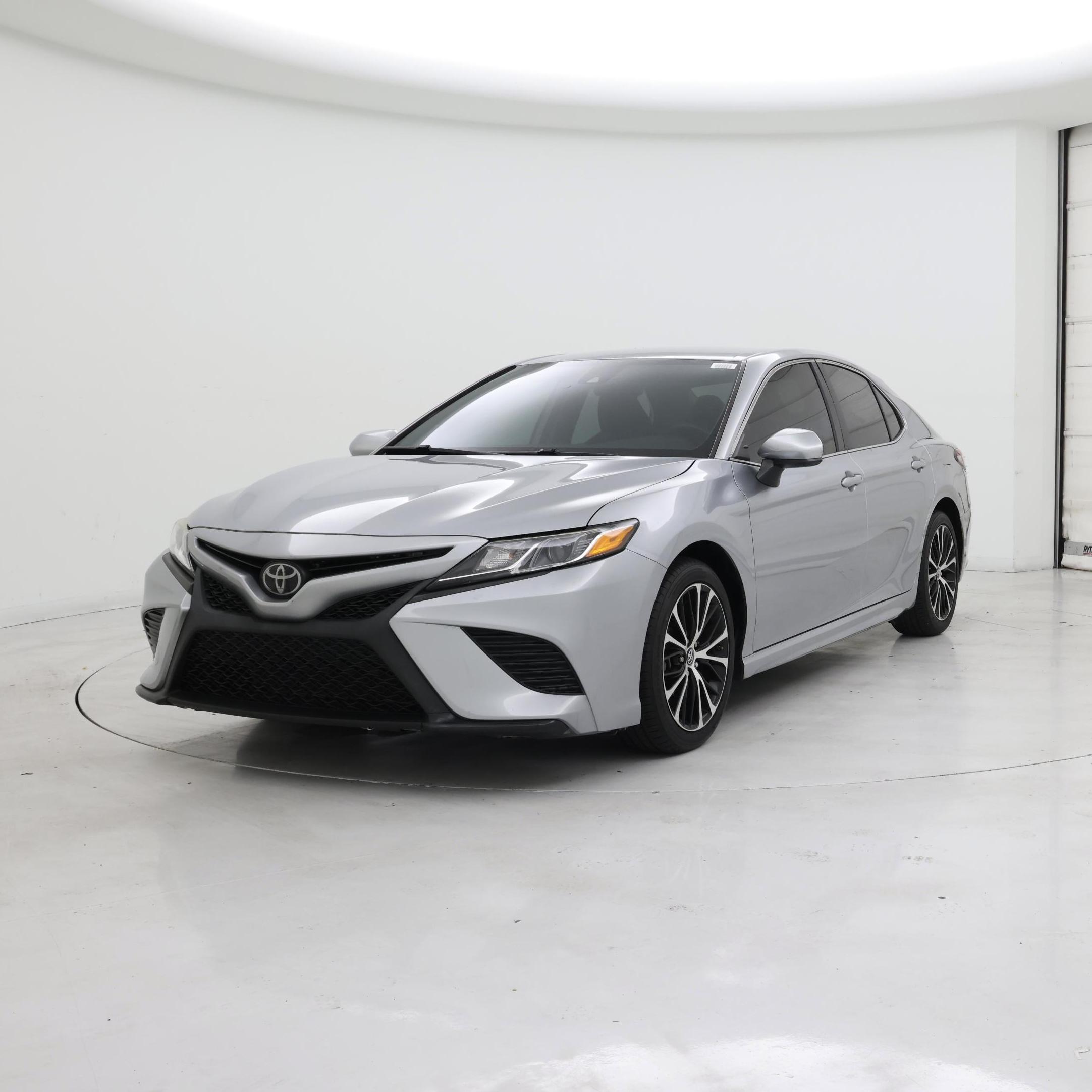 Thumbnail: 2019 Toyota Camry - 4