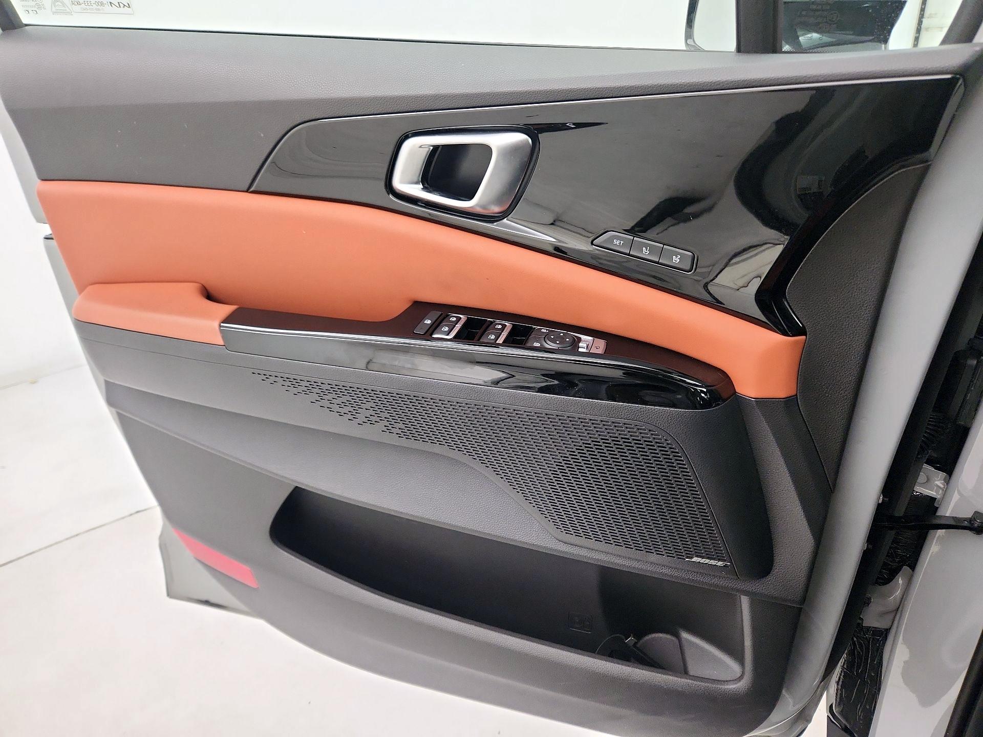 Thumbnail: 2023 Kia Carnival - 12