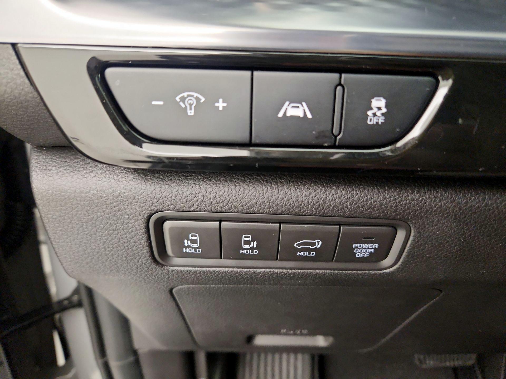 Thumbnail: 2023 Kia Carnival - 13