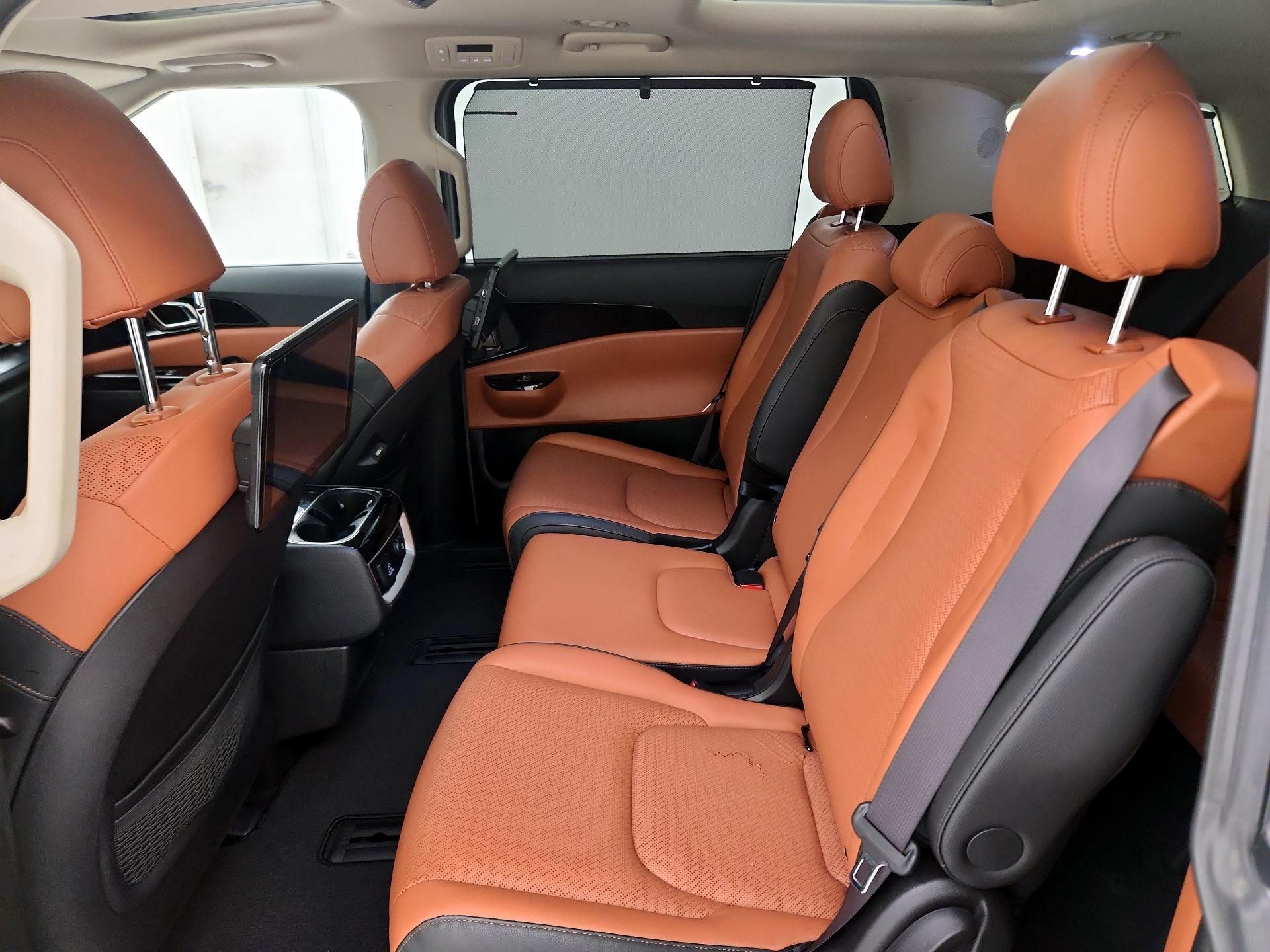 Thumbnail: 2023 Kia Carnival - 20
