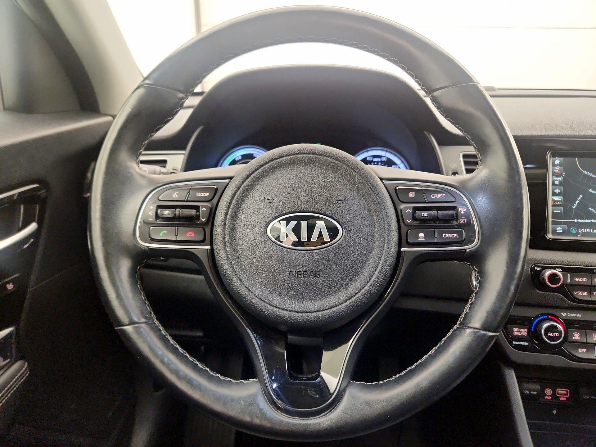 Thumbnail: 2018 Kia Niro - 10