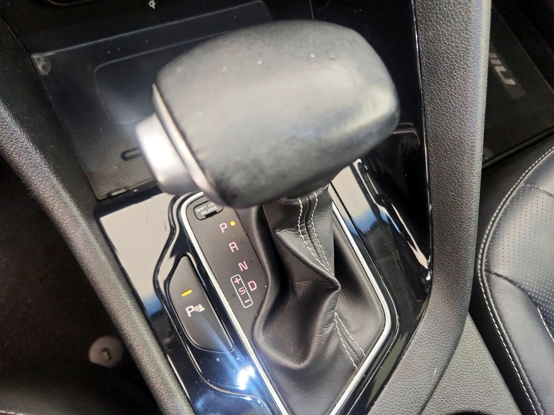 Thumbnail: 2018 Kia Niro - 18