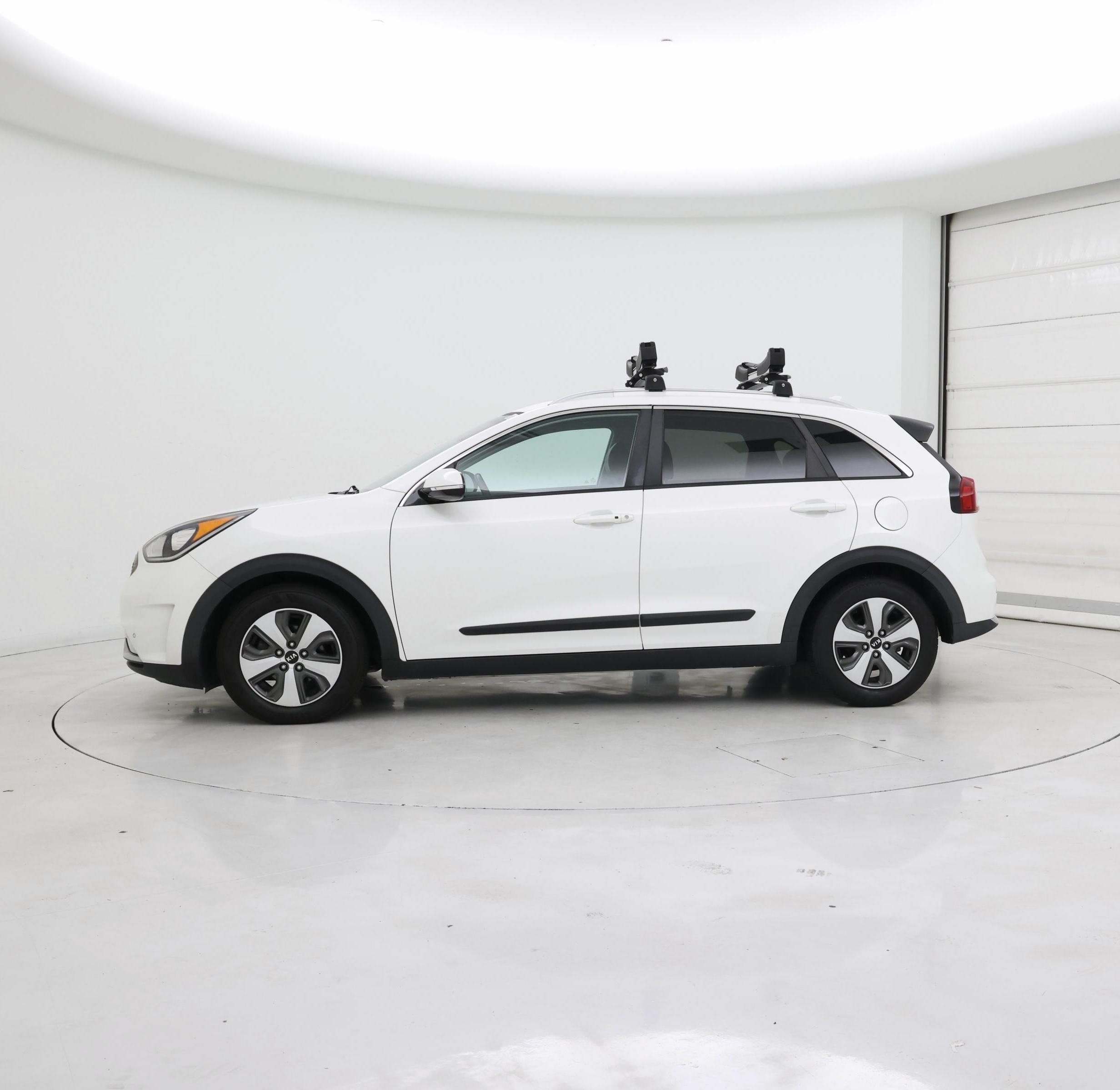Thumbnail: 2018 Kia Niro - 3