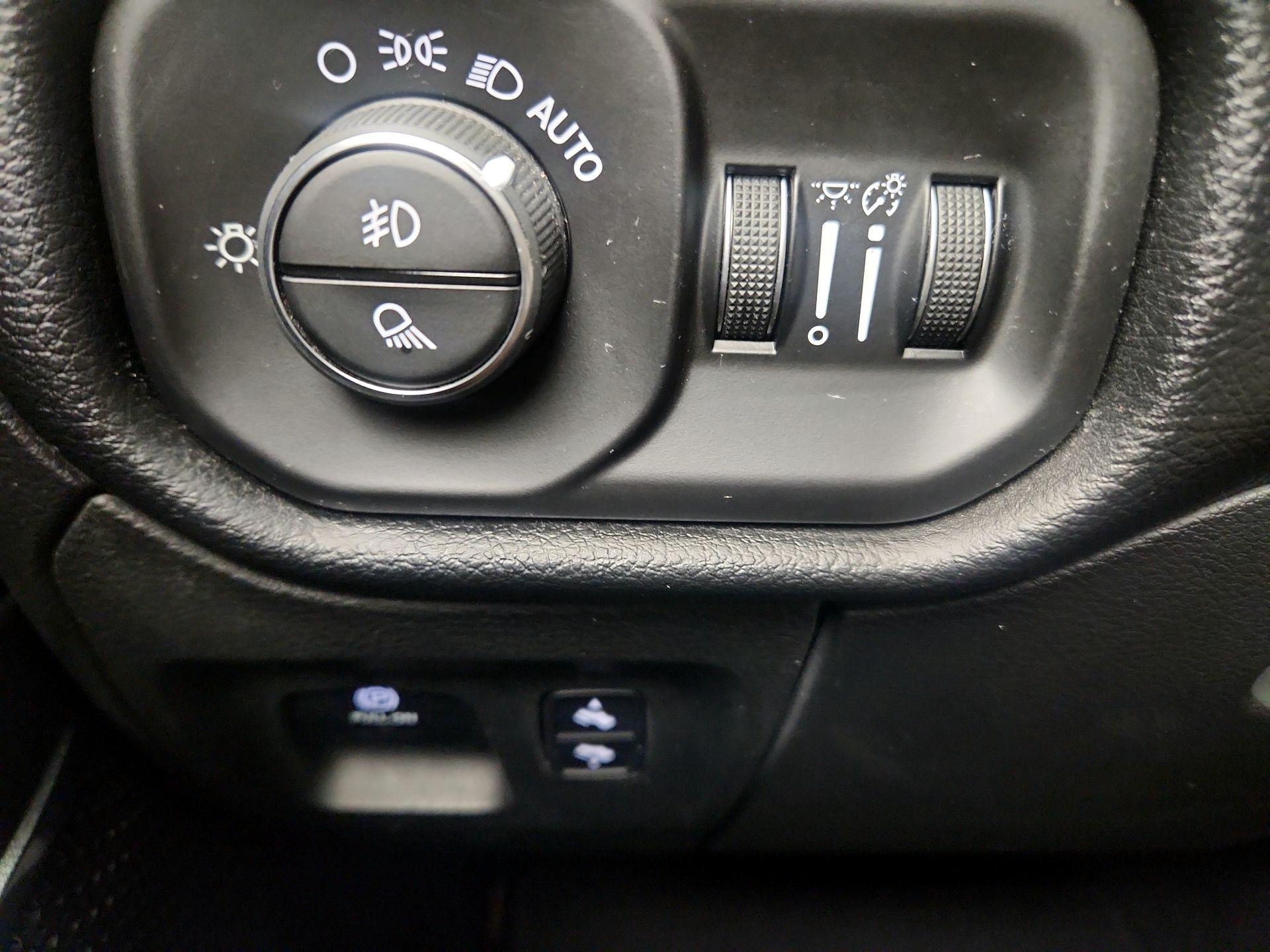 Thumbnail: 2019 RAM 1500 - 13