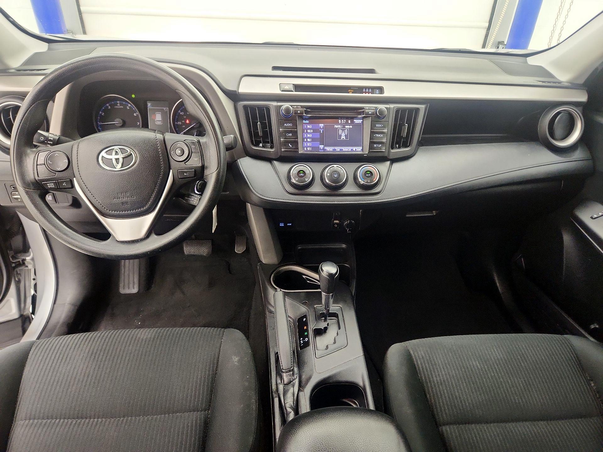 Thumbnail: 2018 Toyota RAV4 - 9