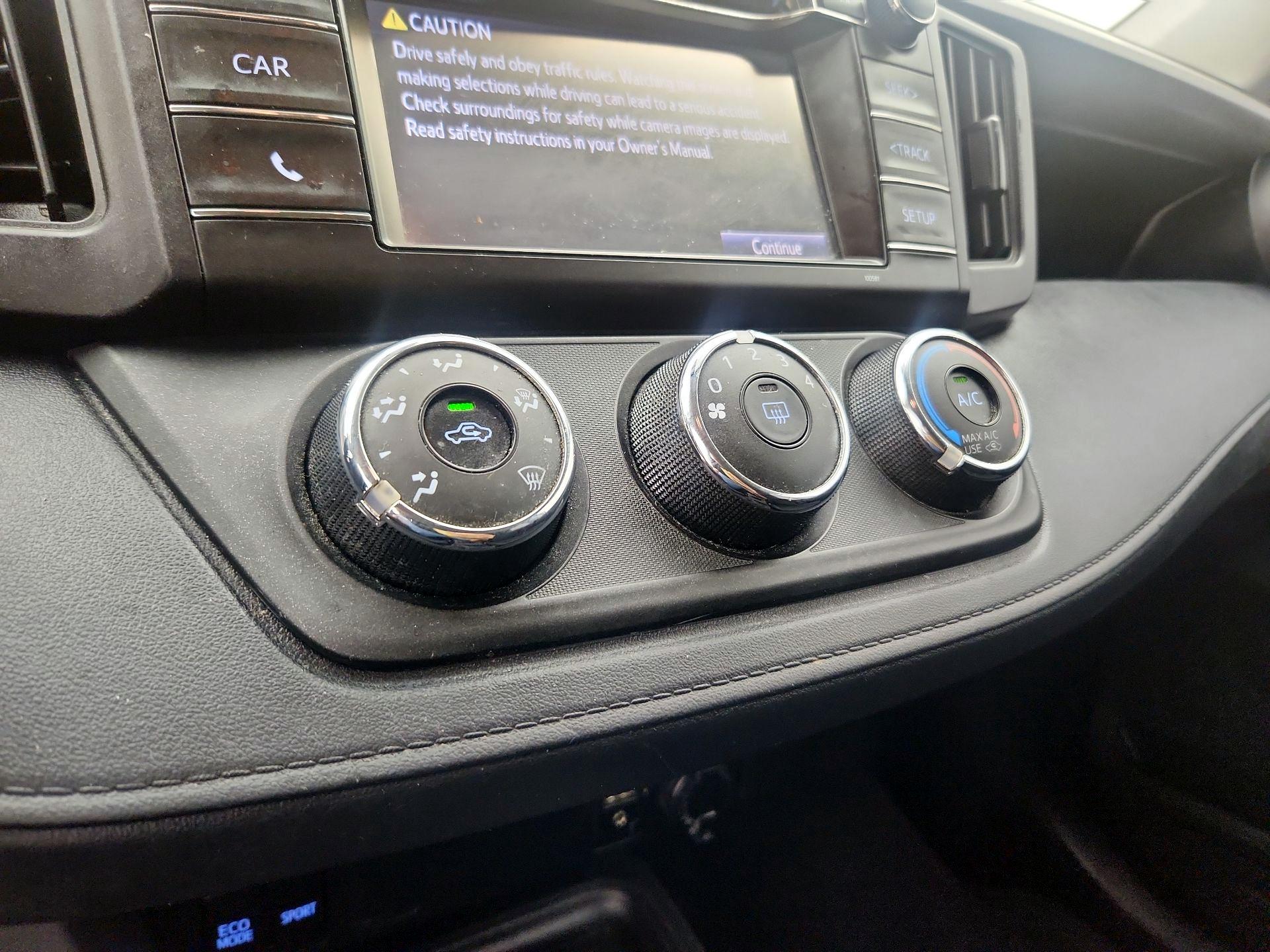 Thumbnail: 2018 Toyota RAV4 - 16