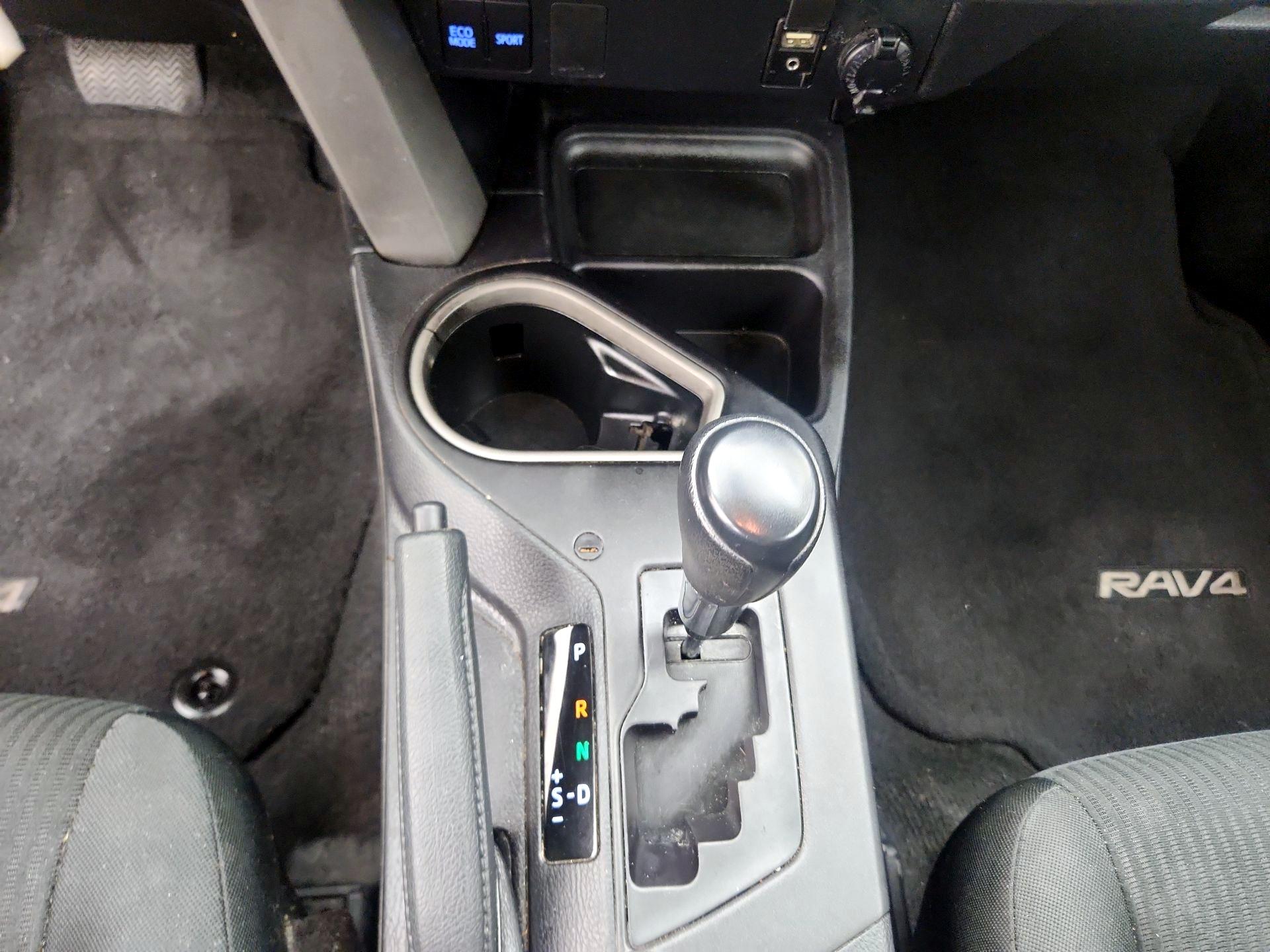 Thumbnail: 2018 Toyota RAV4 - 17