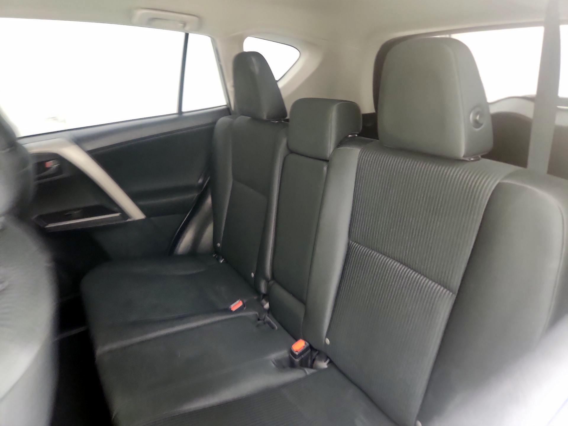 Thumbnail: 2018 Toyota RAV4 - 19