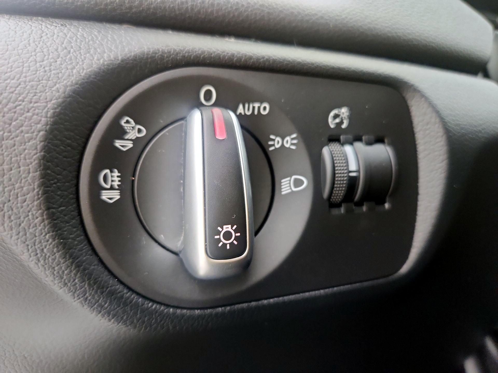 Thumbnail: 2018 Audi Q3 - 13