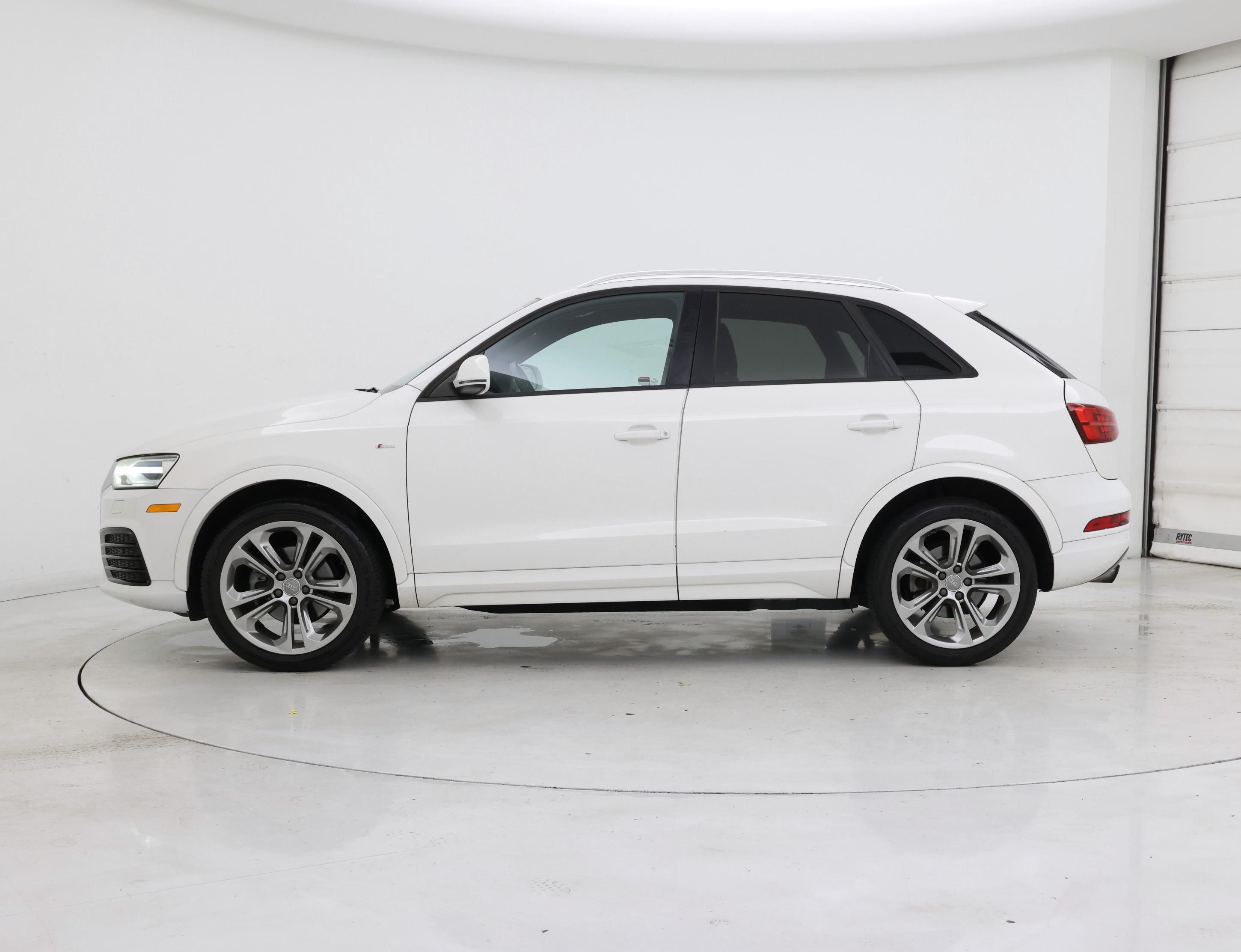 Thumbnail: 2018 Audi Q3 - 3