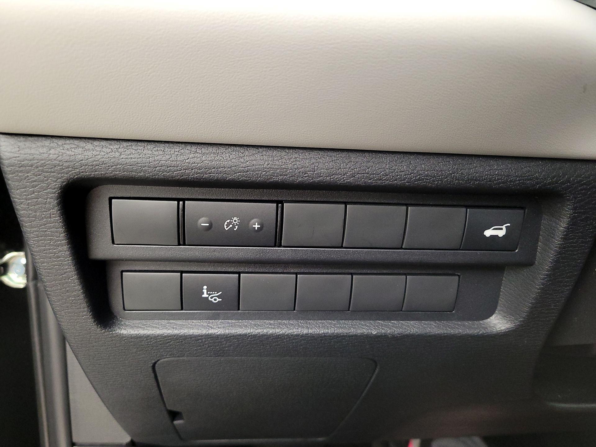 Thumbnail: 2024 Mitsubishi Outlander - 13