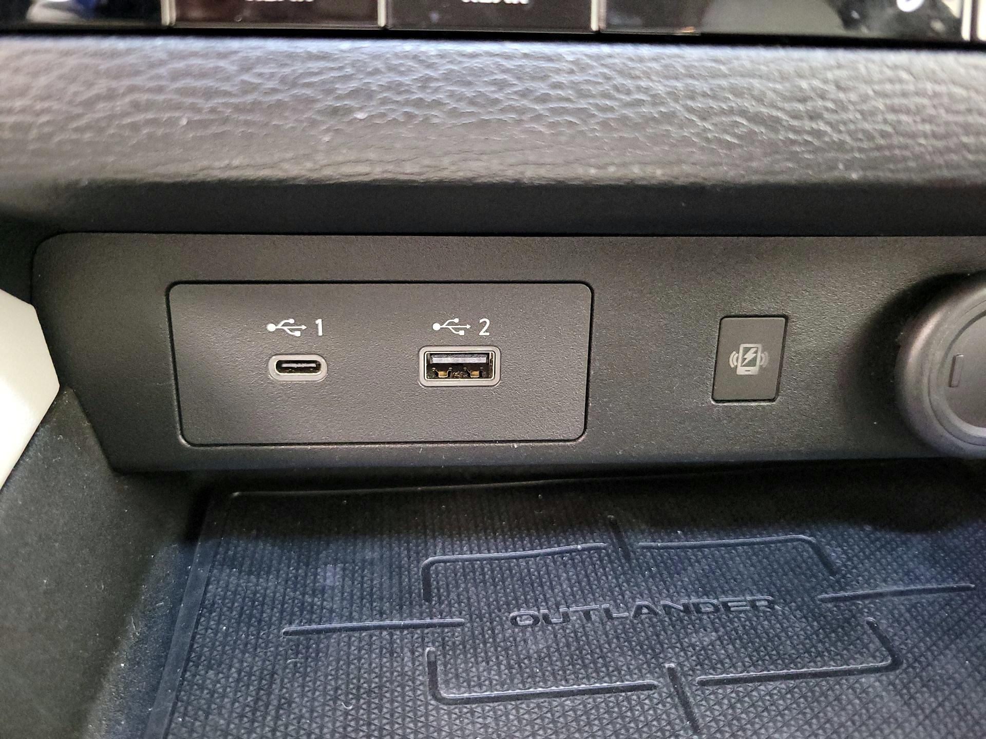 Thumbnail: 2024 Mitsubishi Outlander - 19