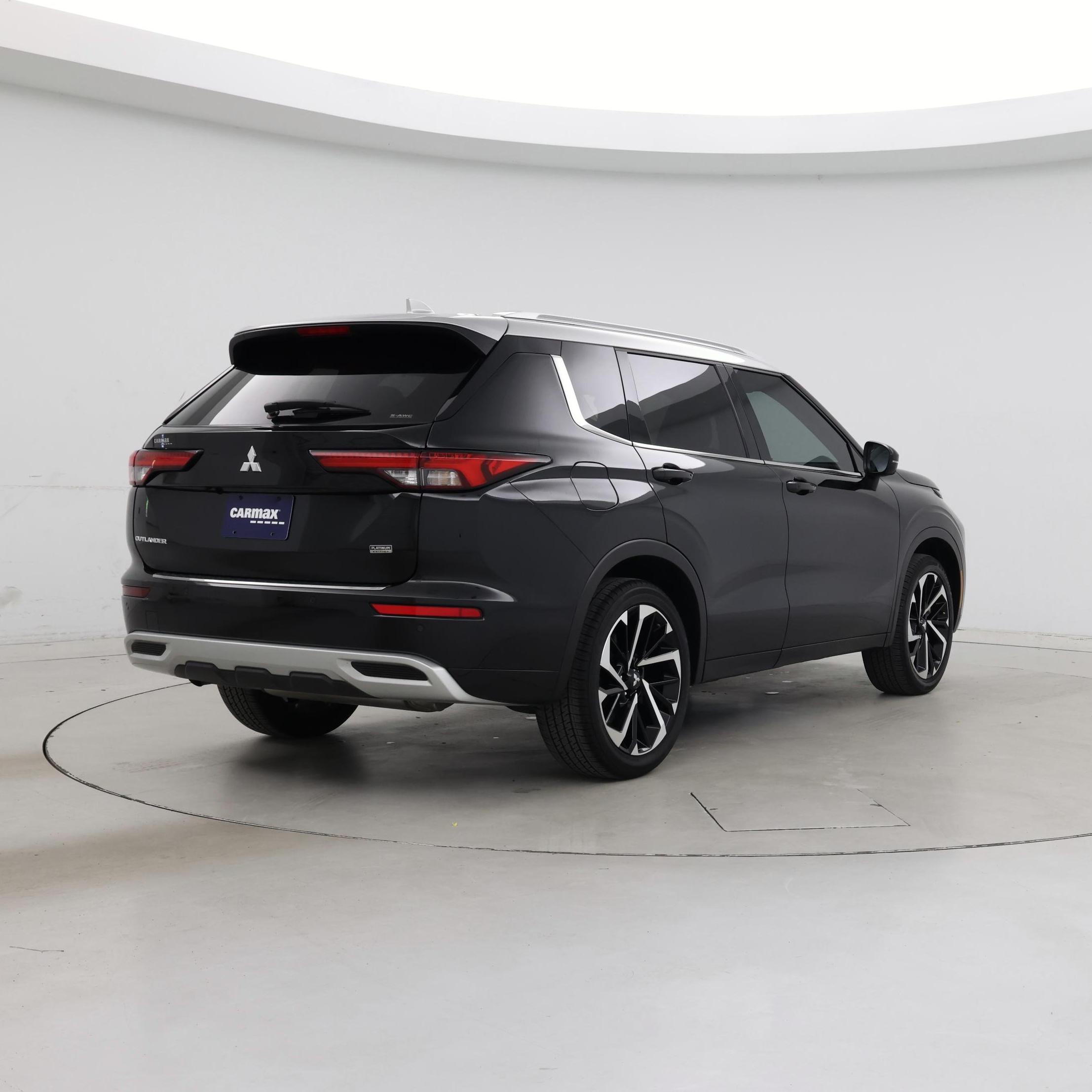 Thumbnail: 2024 Mitsubishi Outlander - 8