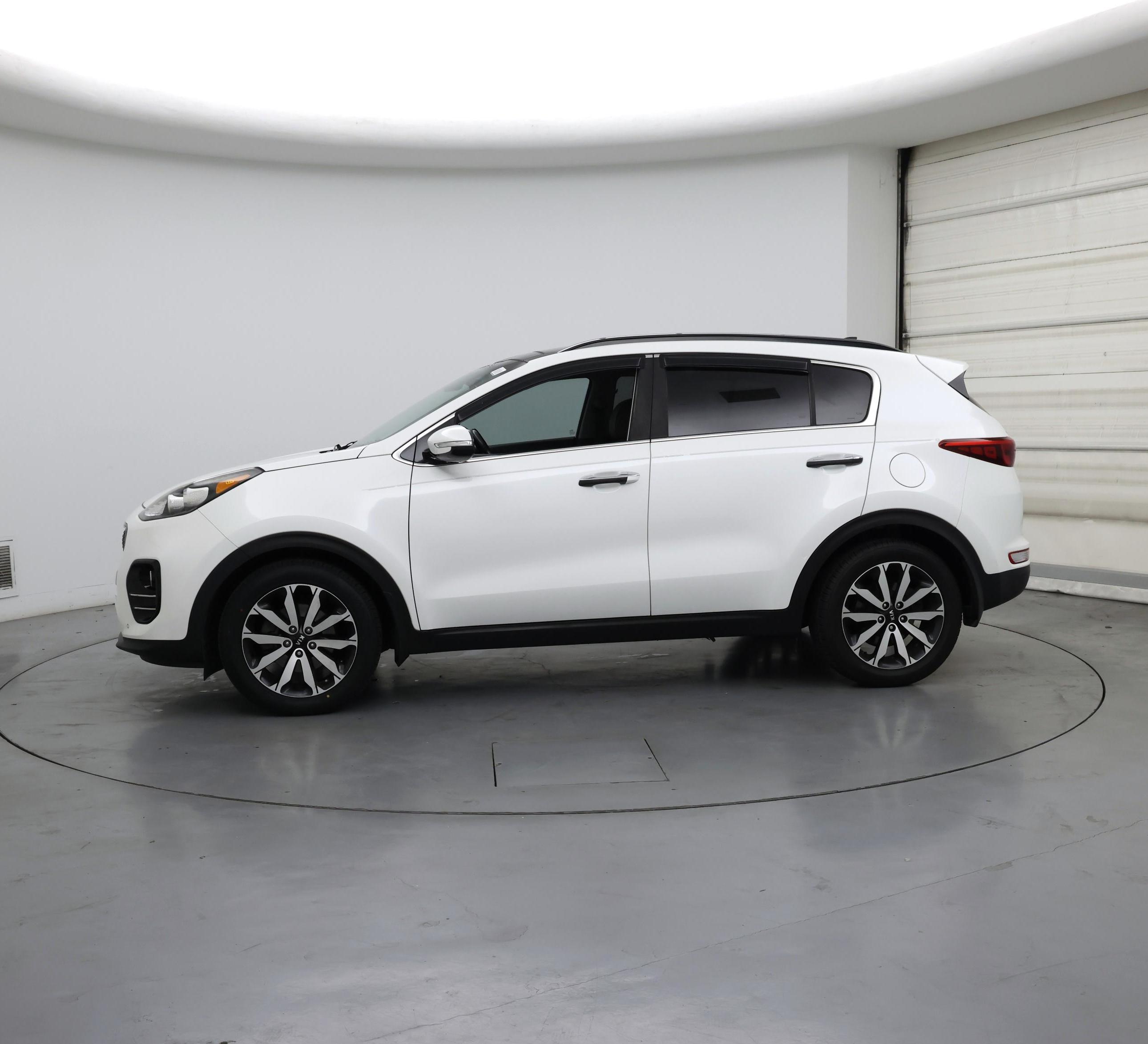 Thumbnail: 2018 Kia Sportage - 3