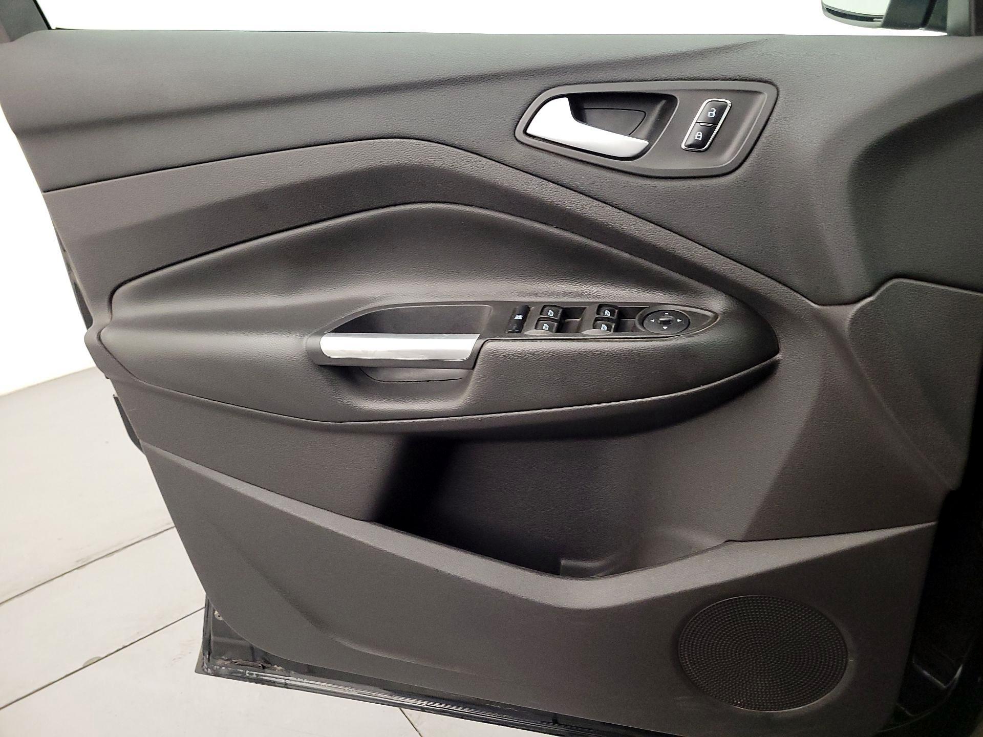 Thumbnail: 2016 Ford Escape - 12